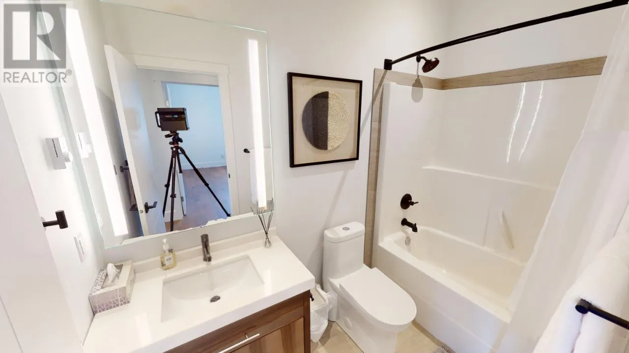 7291 PROSPECTOR Avenue Unit# 105