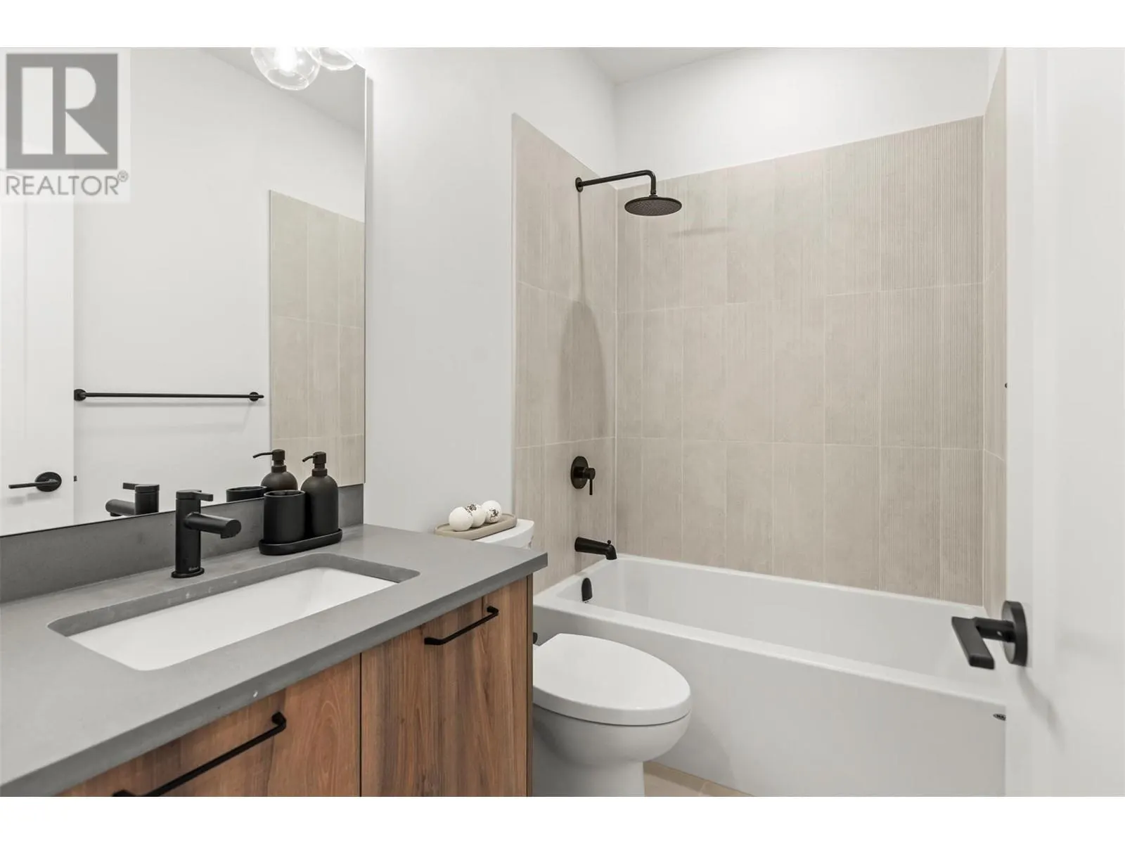 2451 Bradley Drive Unit# 102 Lot# 3