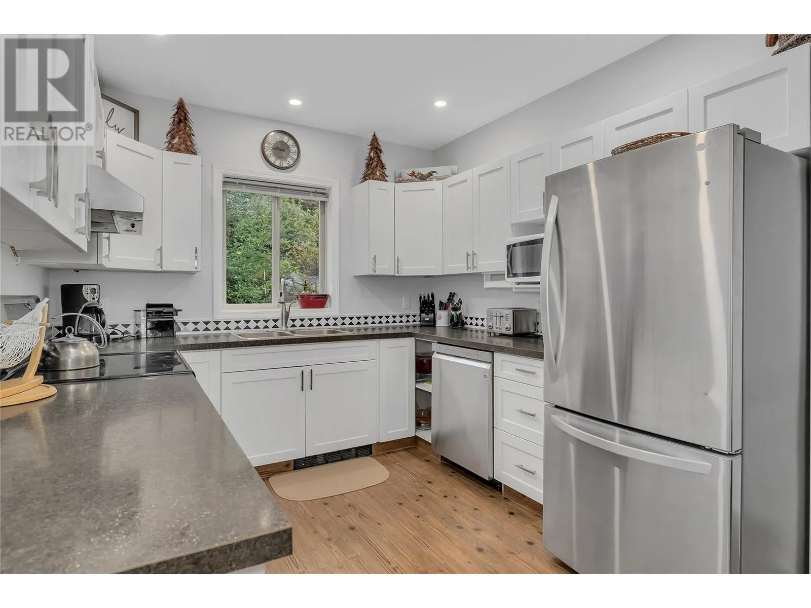 5882 Snow Pines Crescent Unit# A