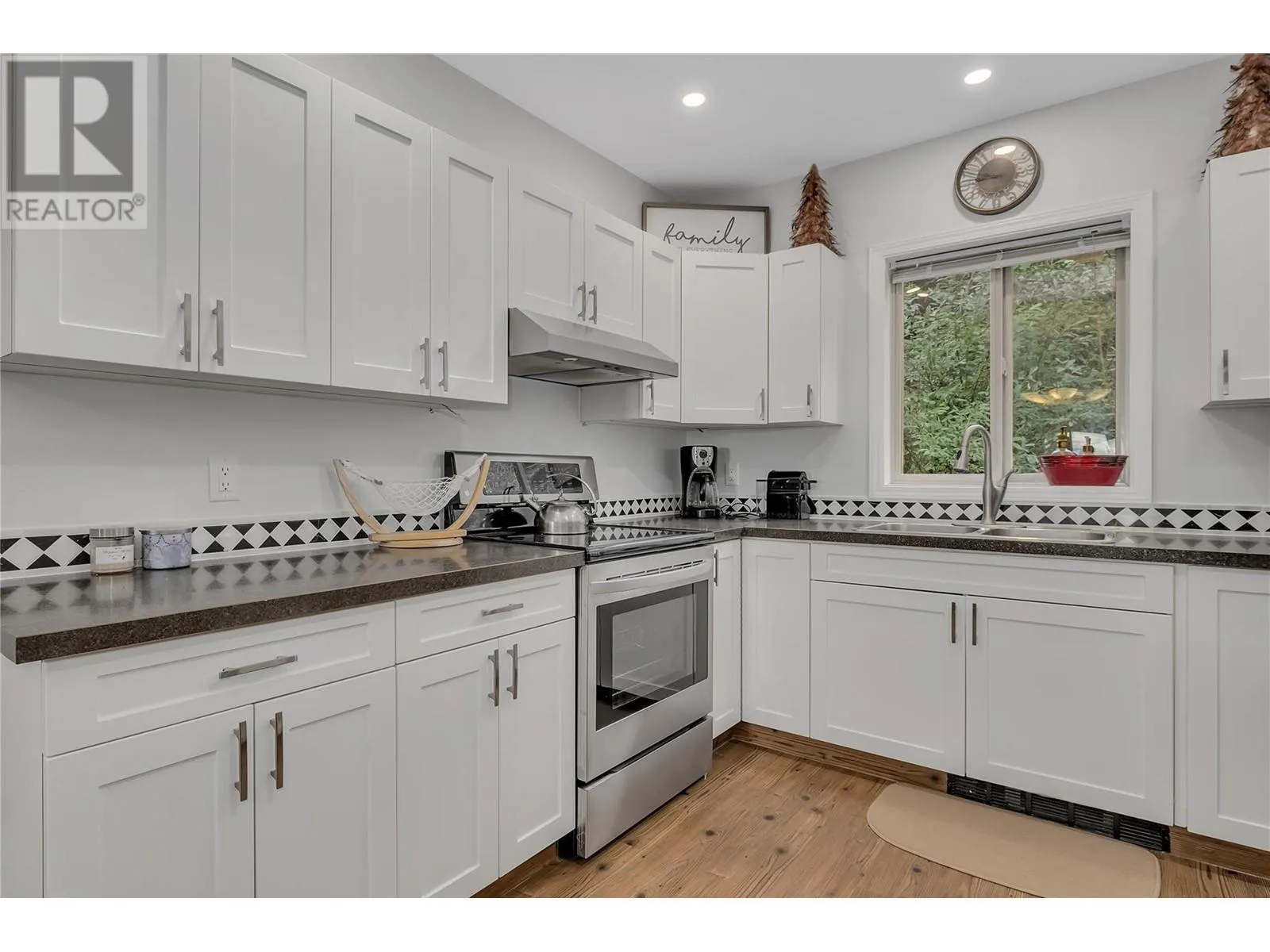 5882 Snow Pines Crescent Unit# A