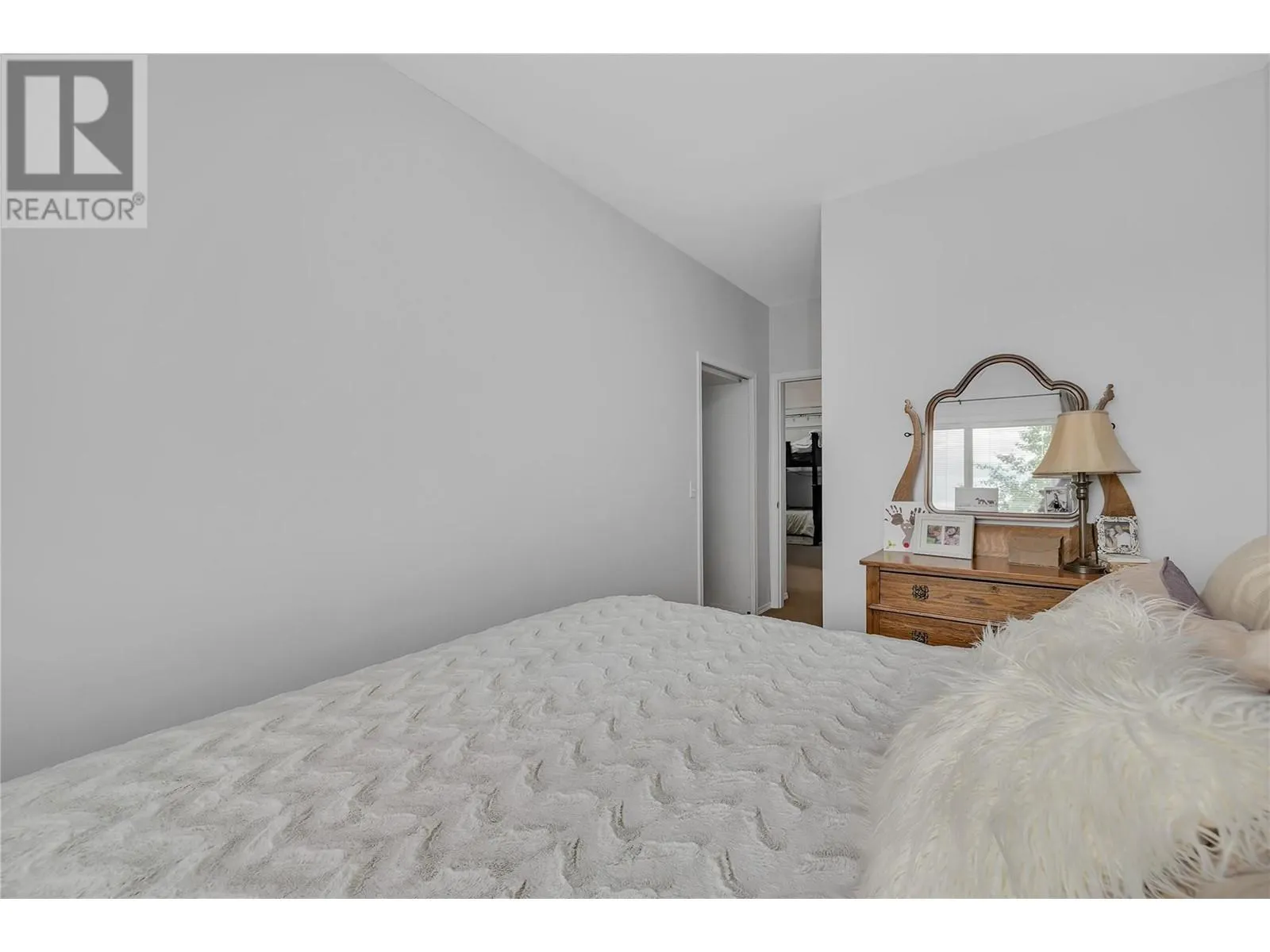 5882 Snow Pines Crescent Unit# A