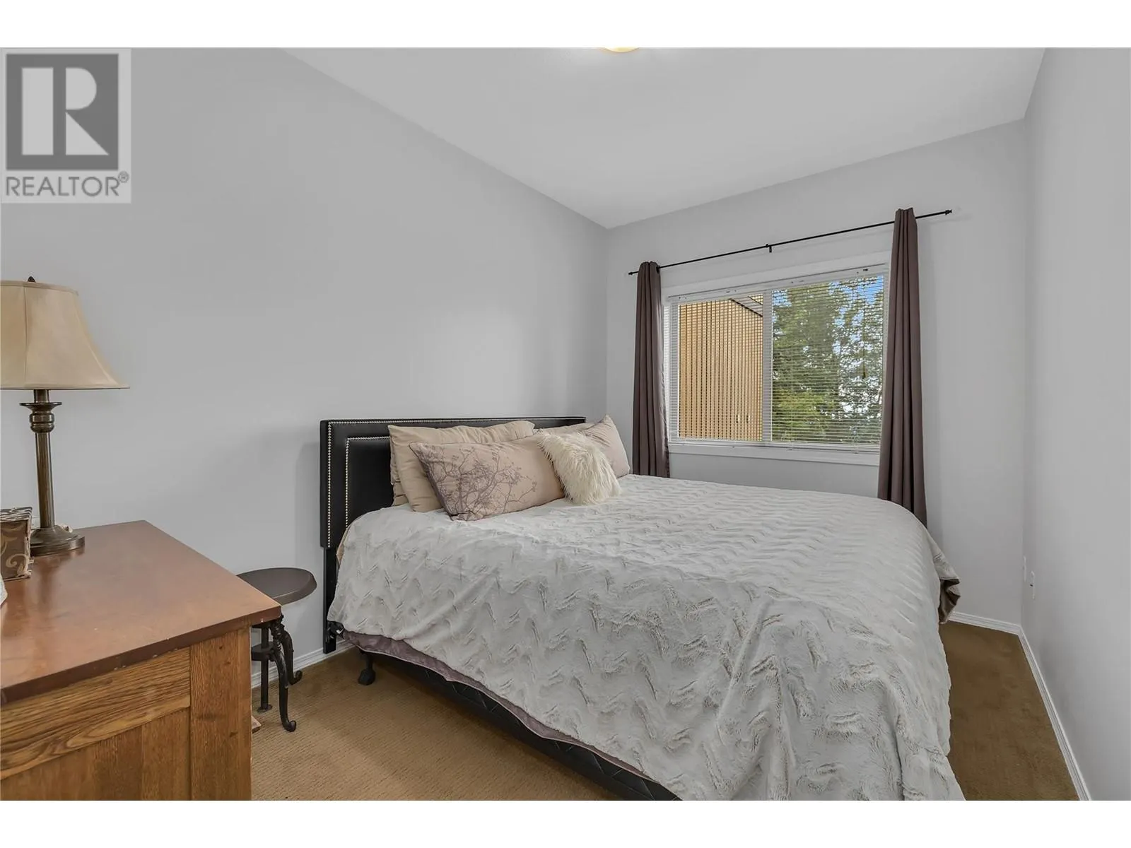 5882 Snow Pines Crescent Unit# A