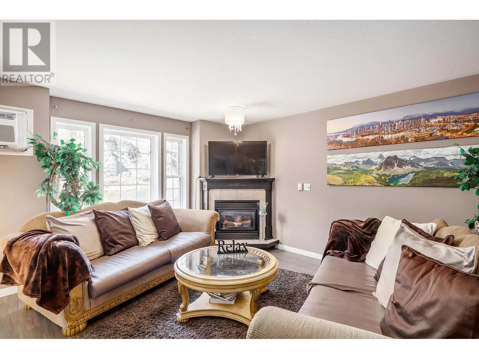 800 RAILWAY Lane Unit# 5
