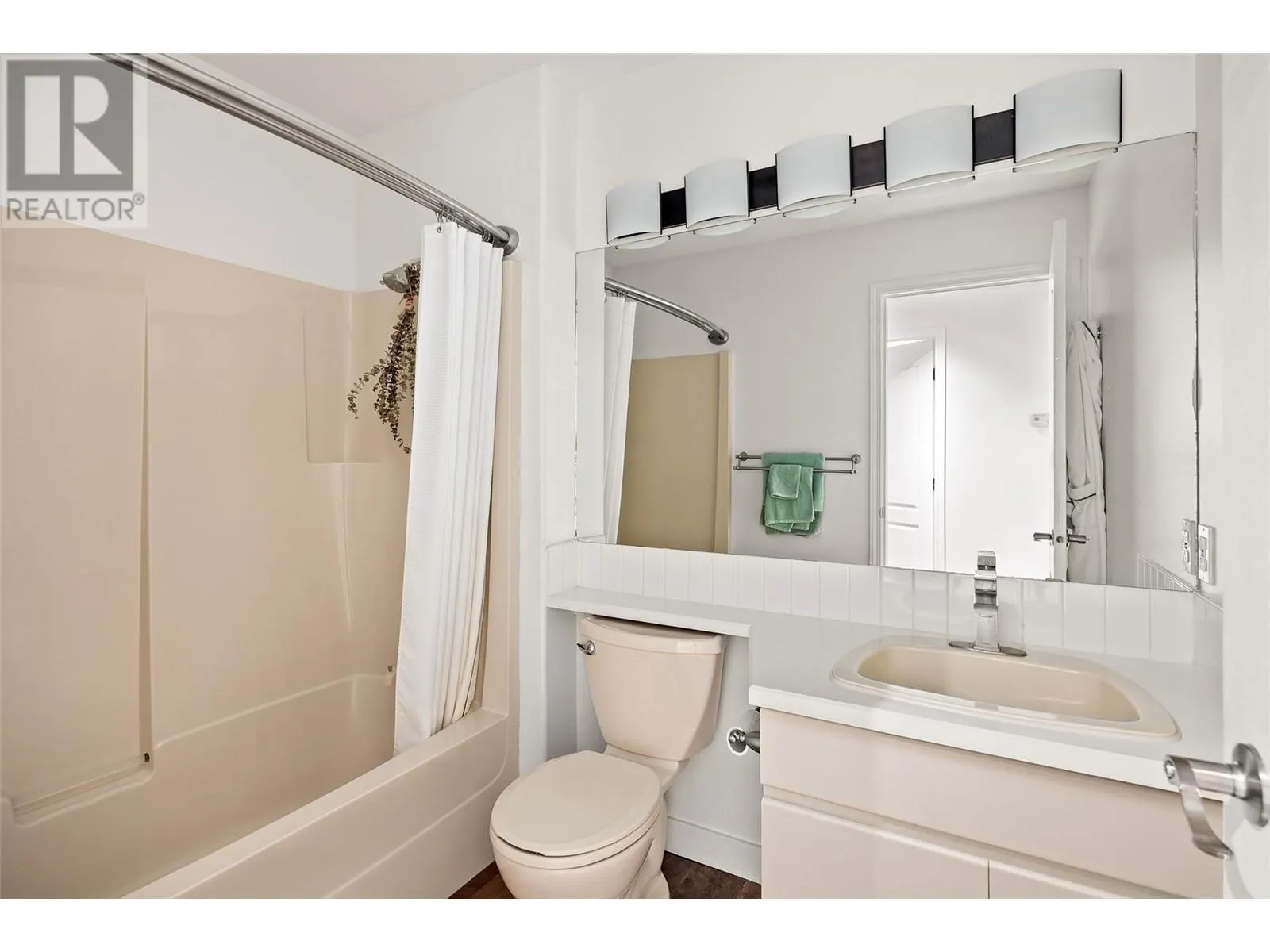650 Lexington Drive Unit# 304