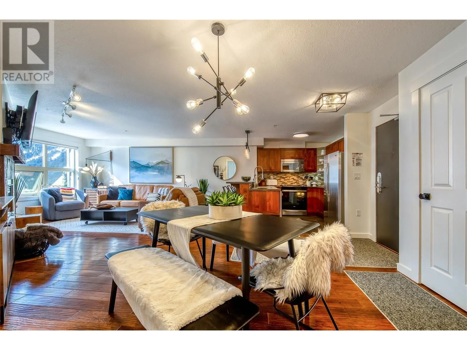 2070 SUMMIT Drive Unit# 307