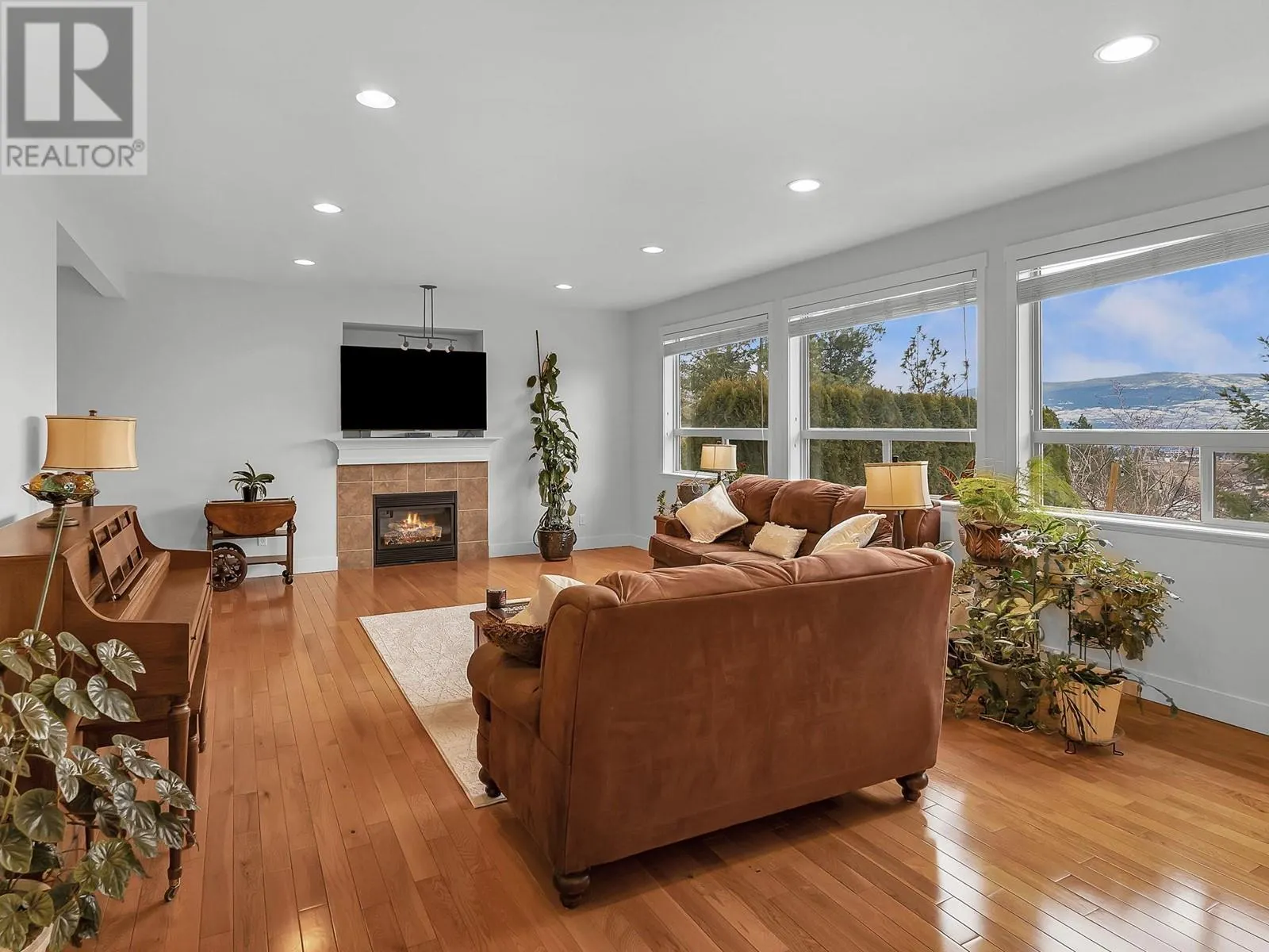 2051 Sunview Drive Unit# 4