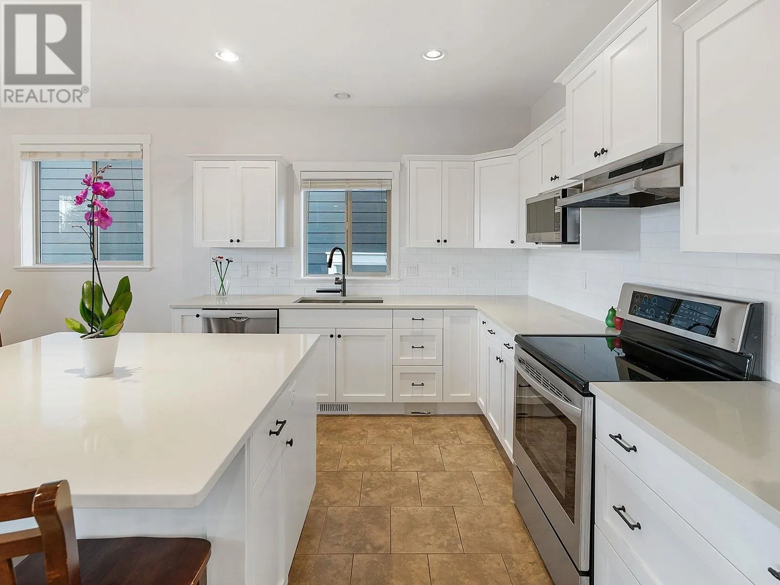2051 Sunview Drive Unit# 4