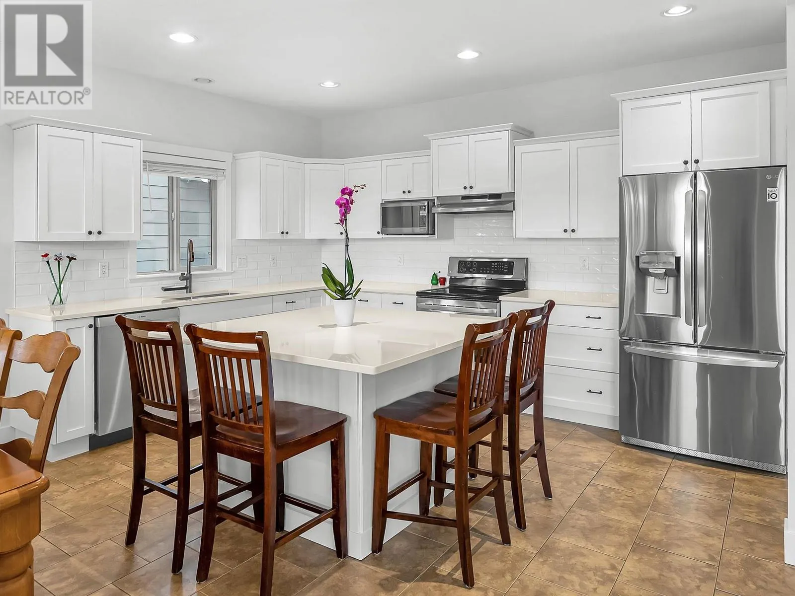 2051 Sunview Drive Unit# 4