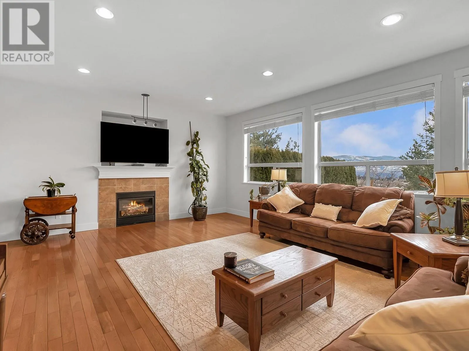 2051 Sunview Drive Unit# 4