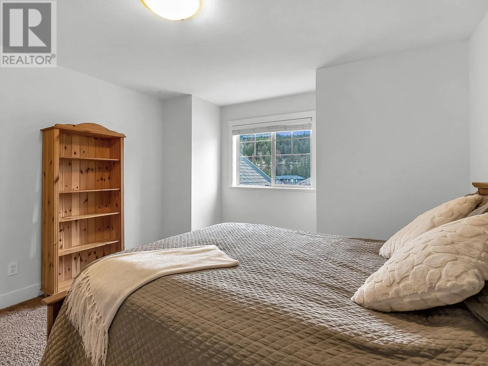2051 Sunview Drive Unit# 4