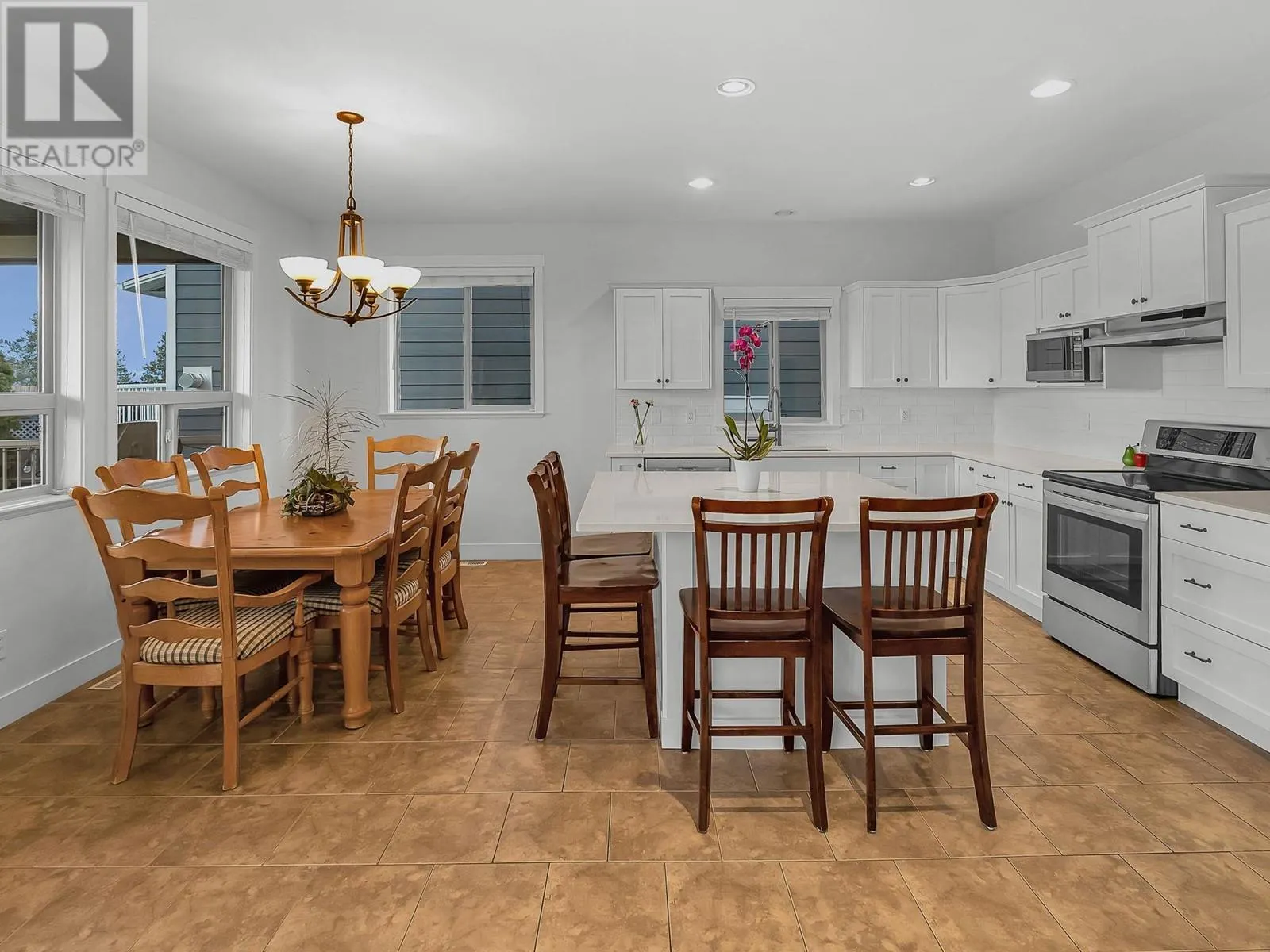 2051 Sunview Drive Unit# 4