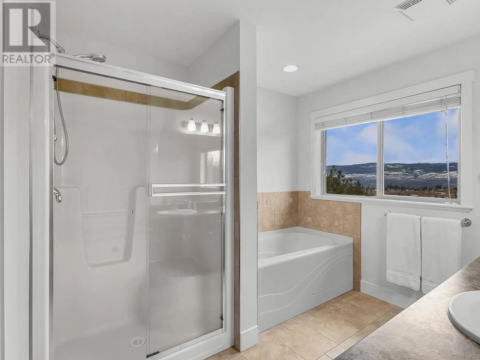 2051 Sunview Drive Unit# 4