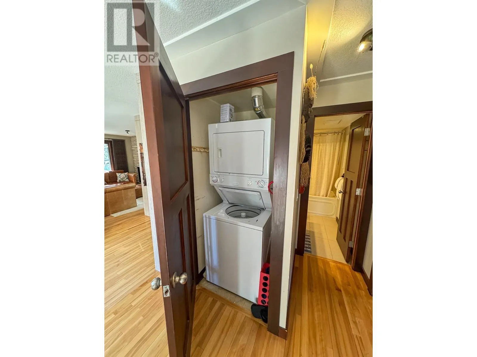 1492 Akiskinook Road Unit# 1