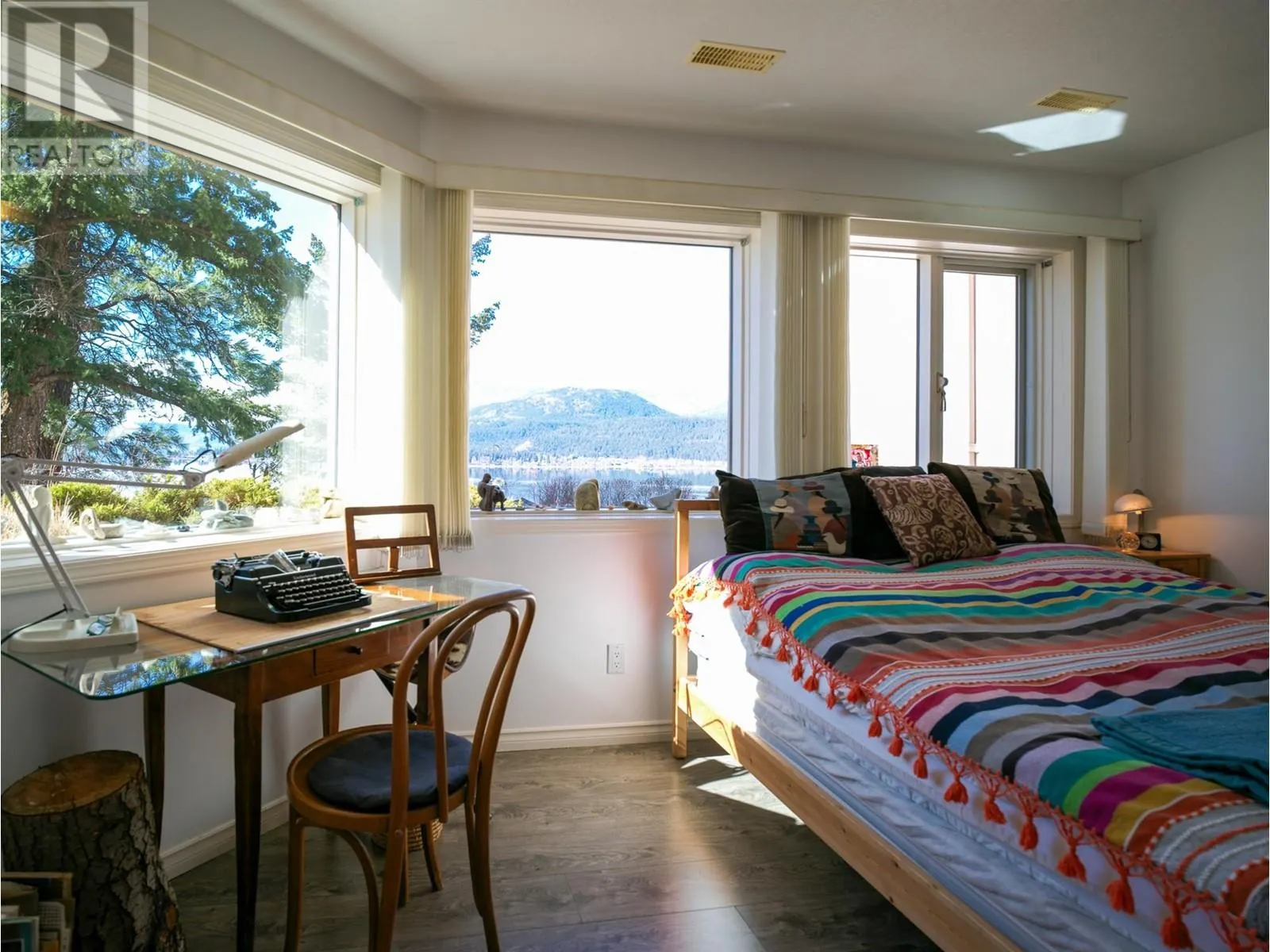 83 Peregrine Way Unit# 5