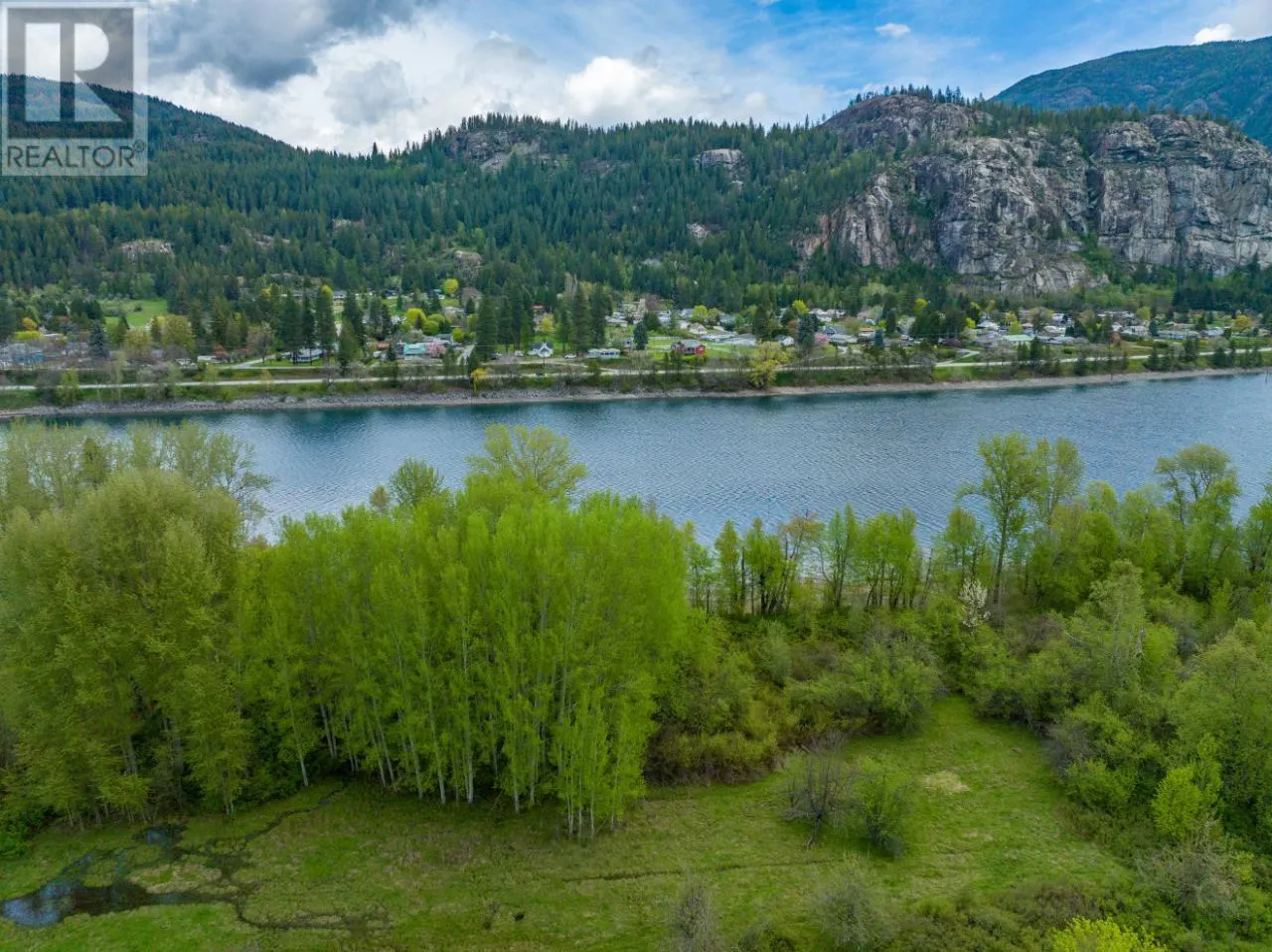 1601 ARROW LAKES Drive