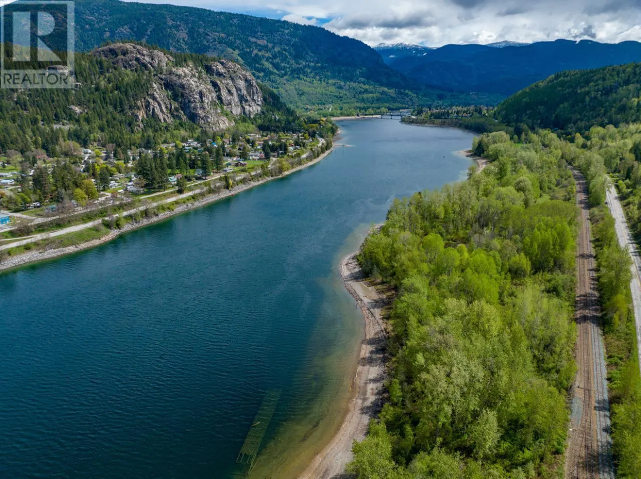 1601 ARROW LAKES Drive