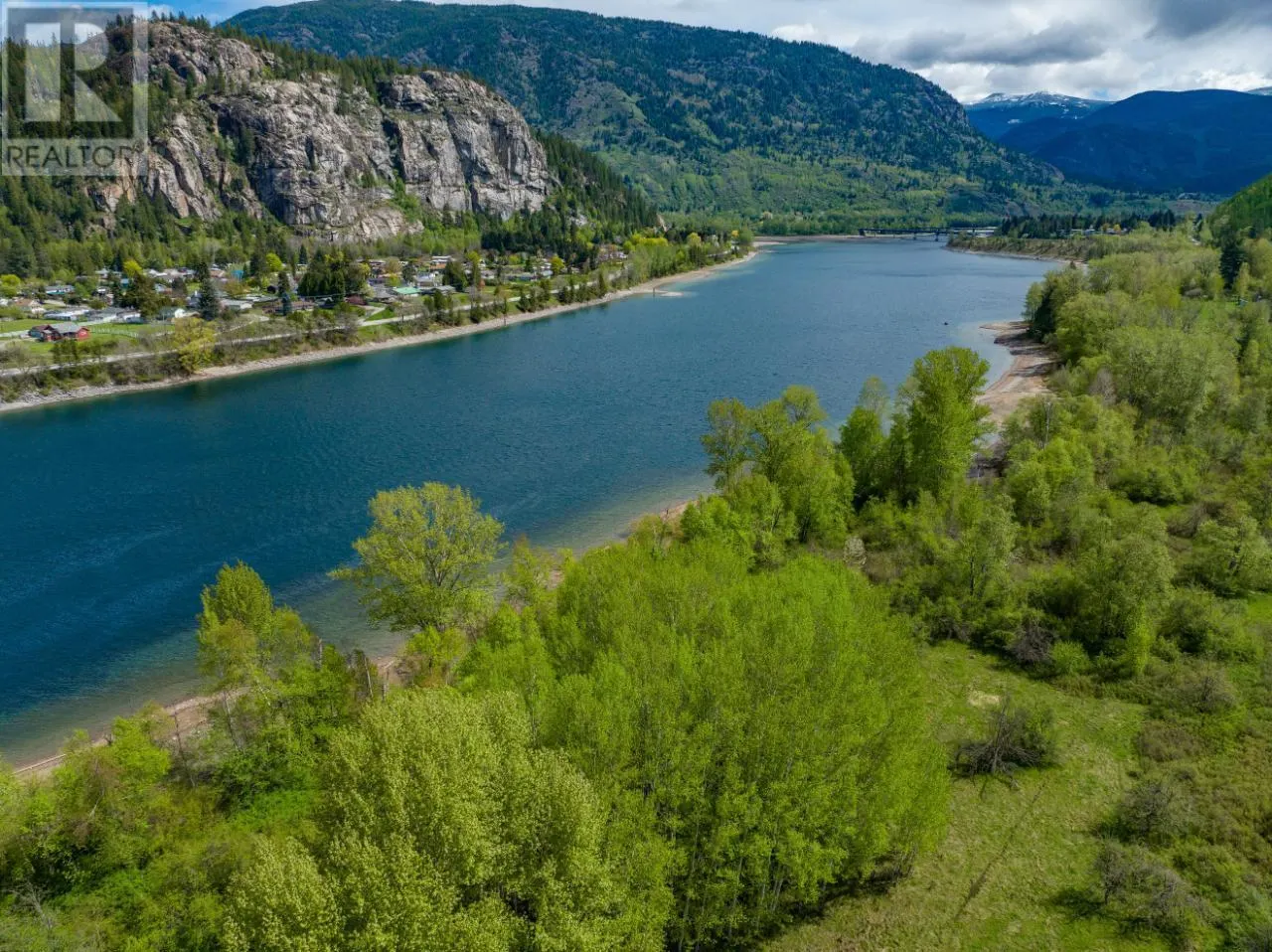 1601 ARROW LAKES Drive