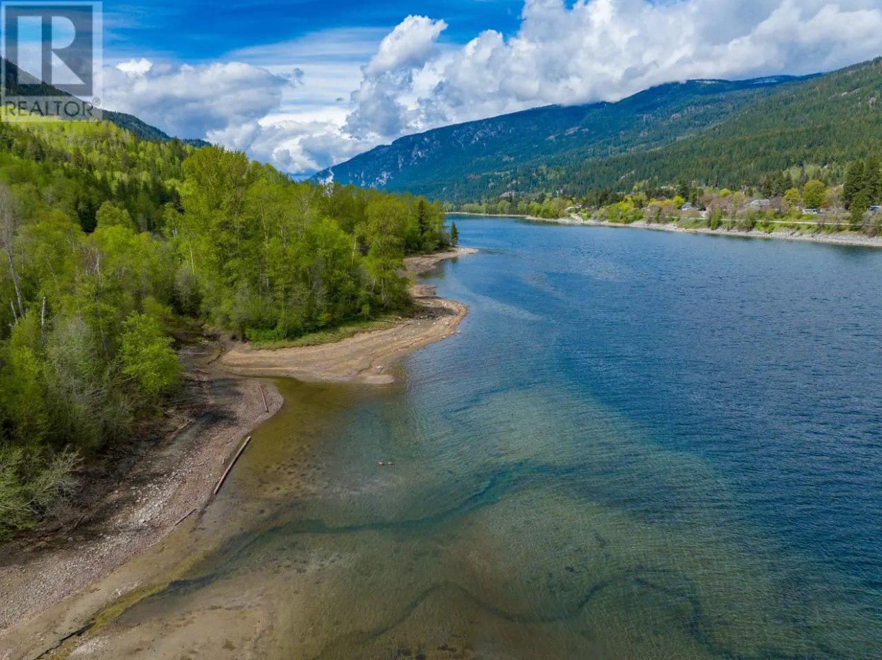 1601 ARROW LAKES Drive