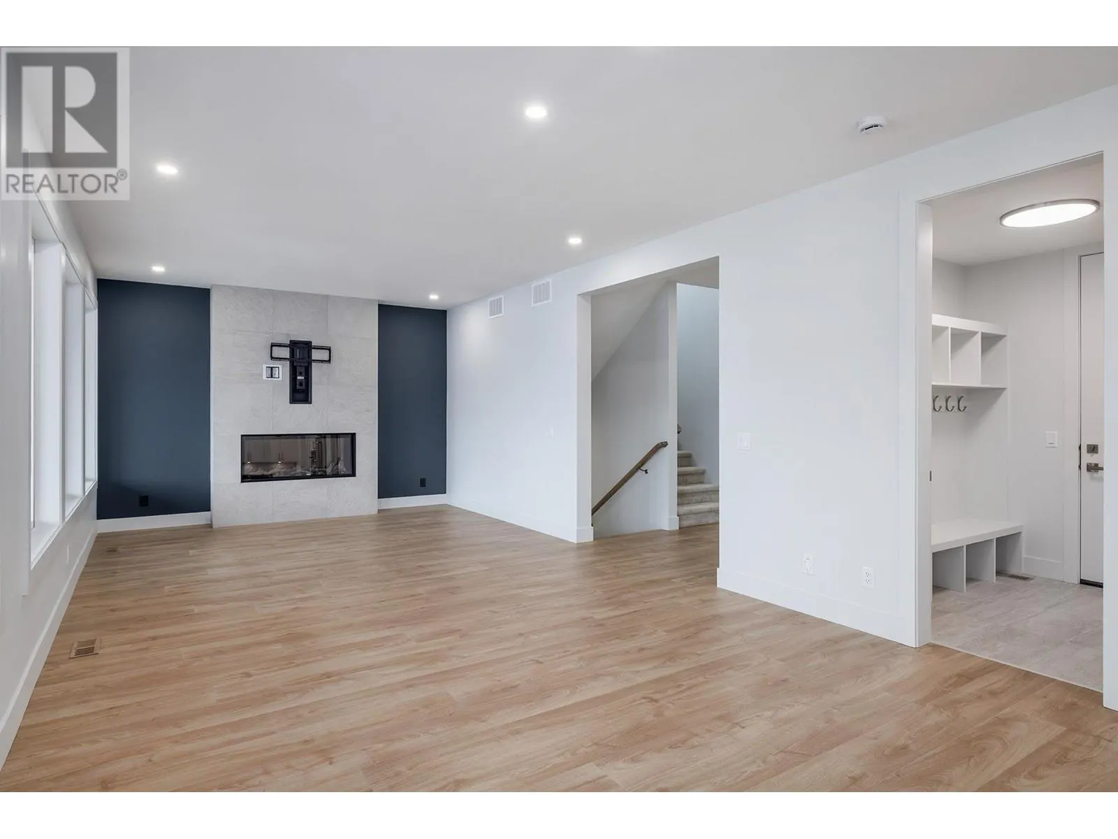 789 Carleton Street
