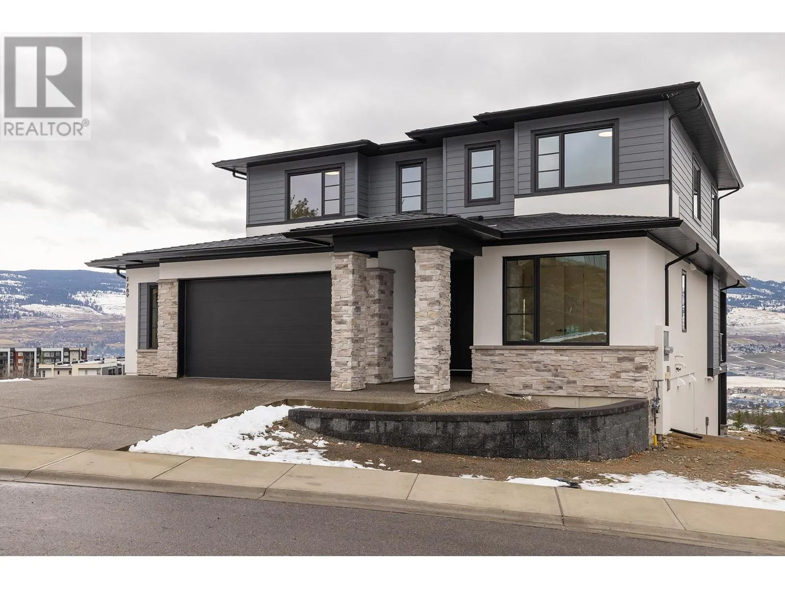 789 Carleton Street