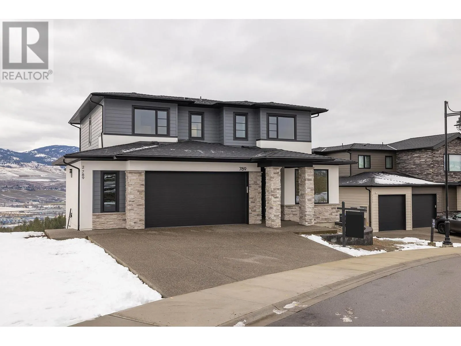 789 Carleton Street
