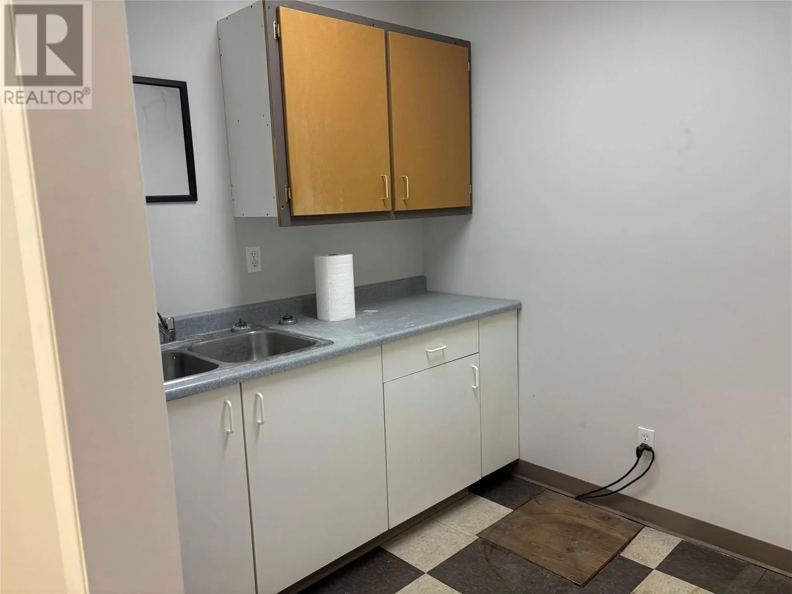 1715 Dickson Avenue Unit# 140