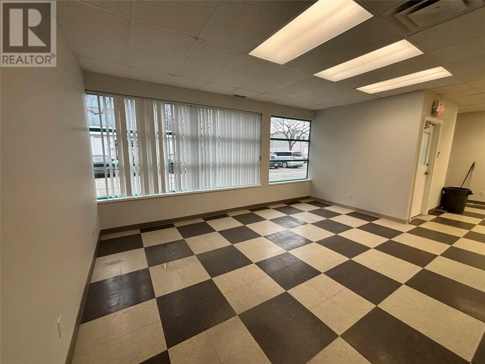 1715 Dickson Avenue Unit# 140