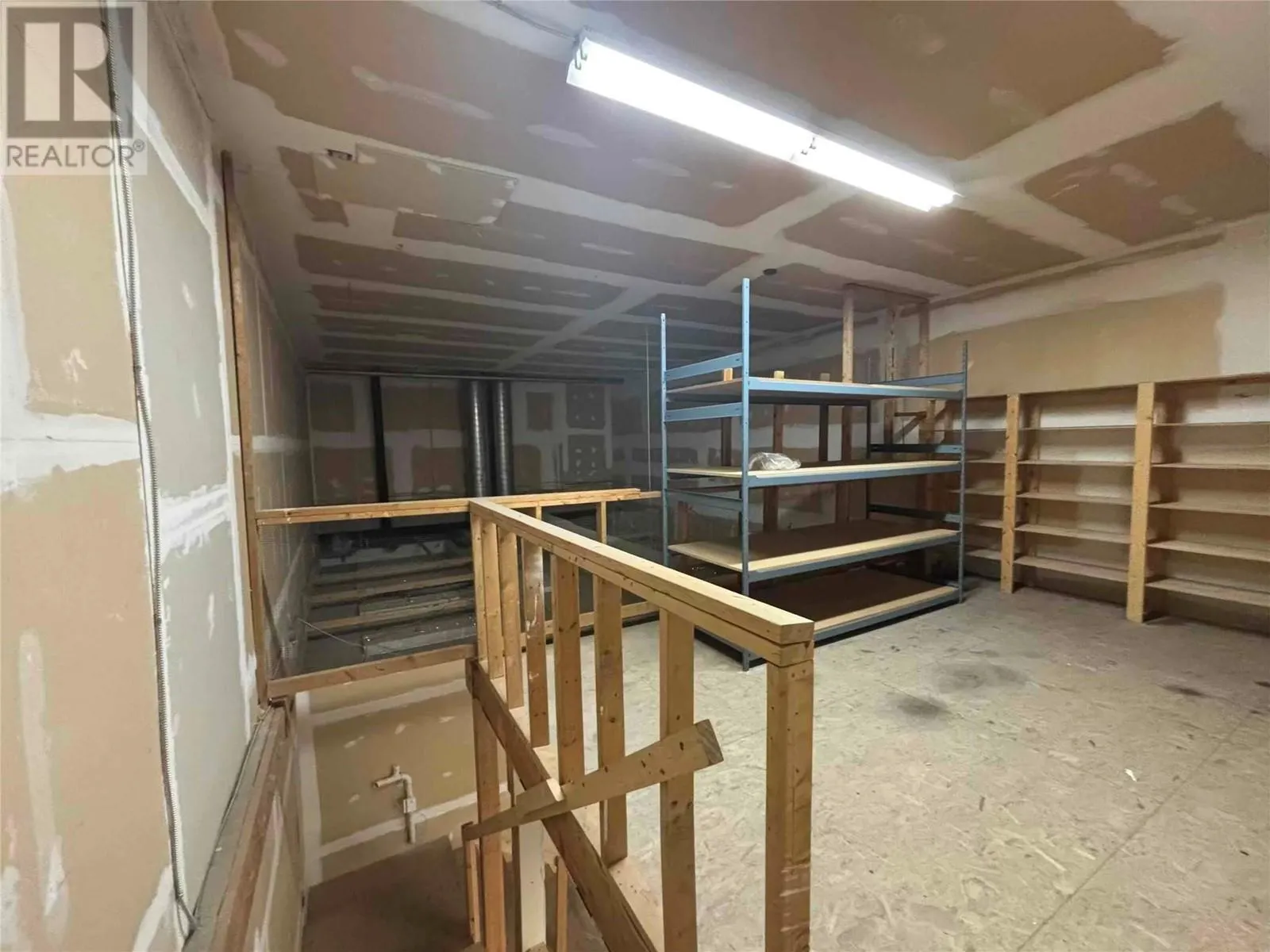 1715 Dickson Avenue Unit# 140