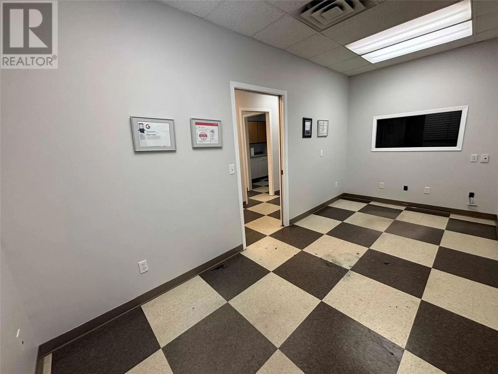 1715 Dickson Avenue Unit# 140