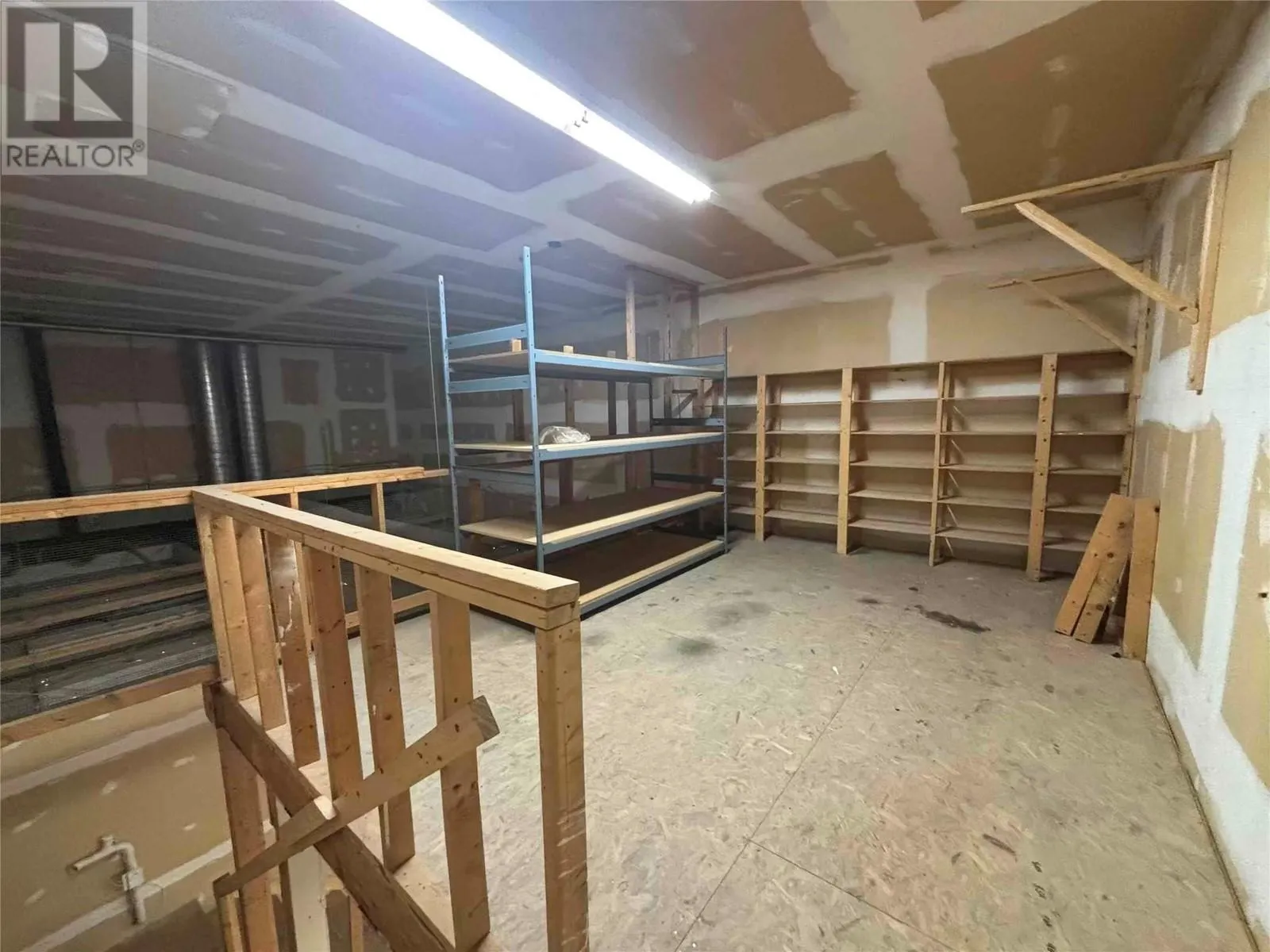 1715 Dickson Avenue Unit# 140