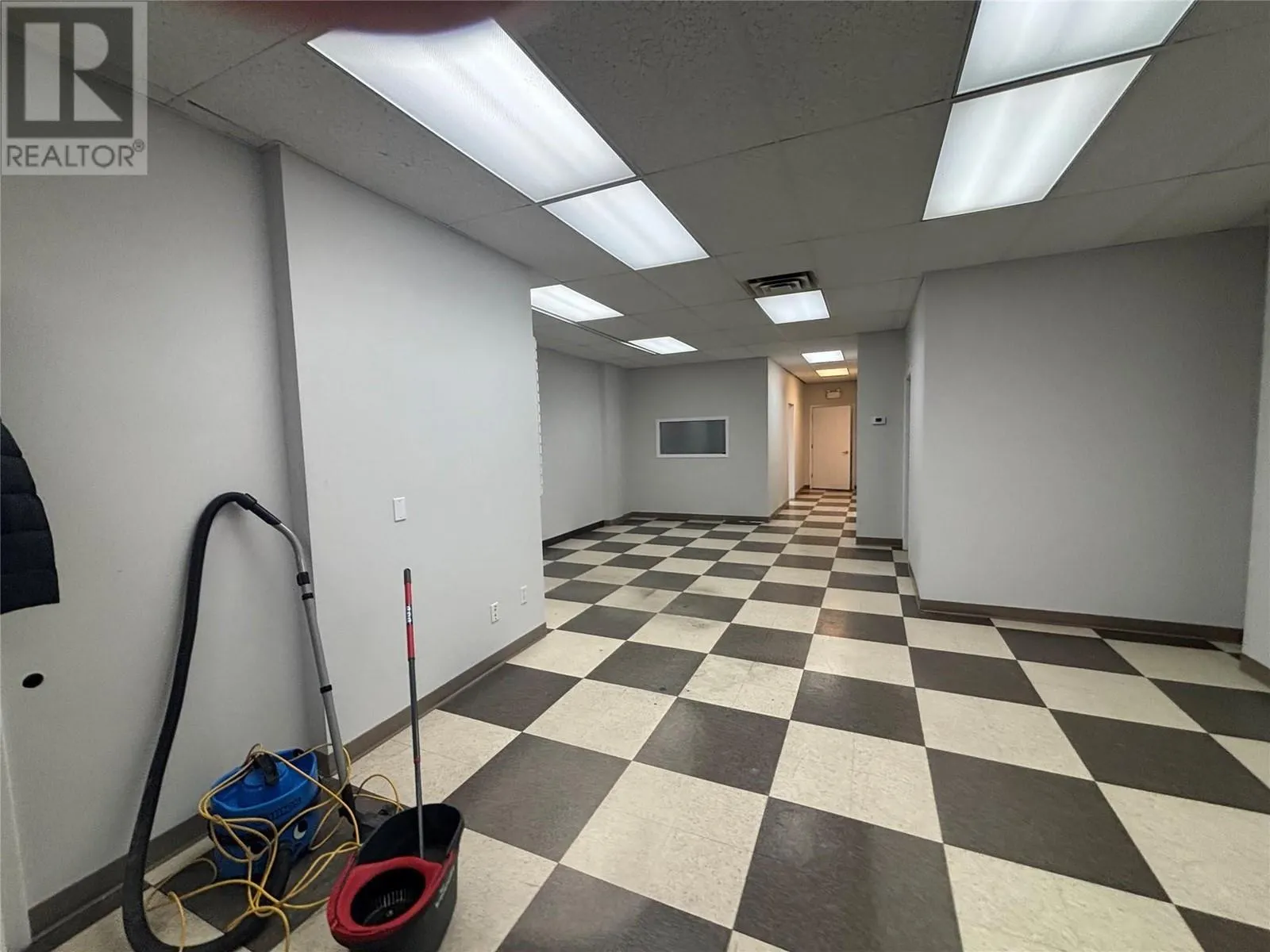 1715 Dickson Avenue Unit# 140