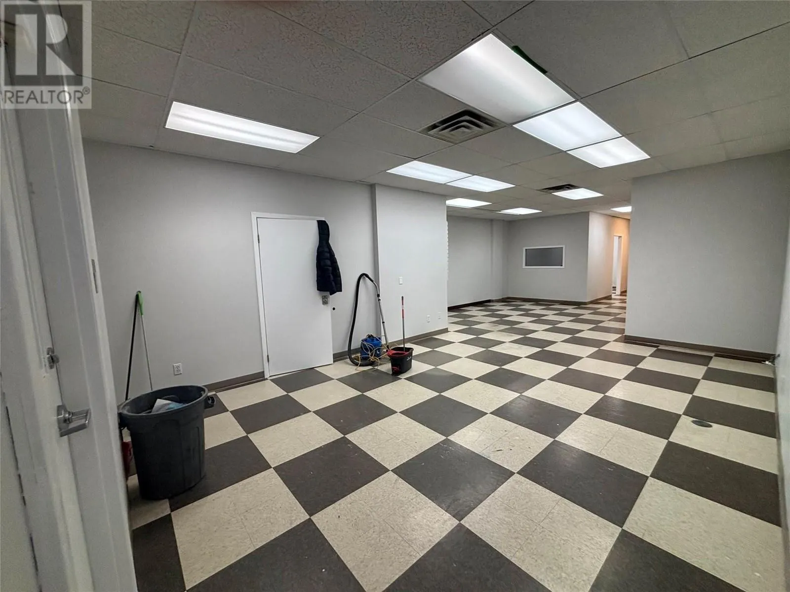 1715 Dickson Avenue Unit# 140