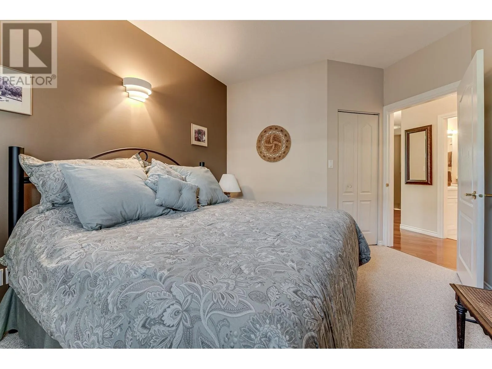 2642 Golf View Place