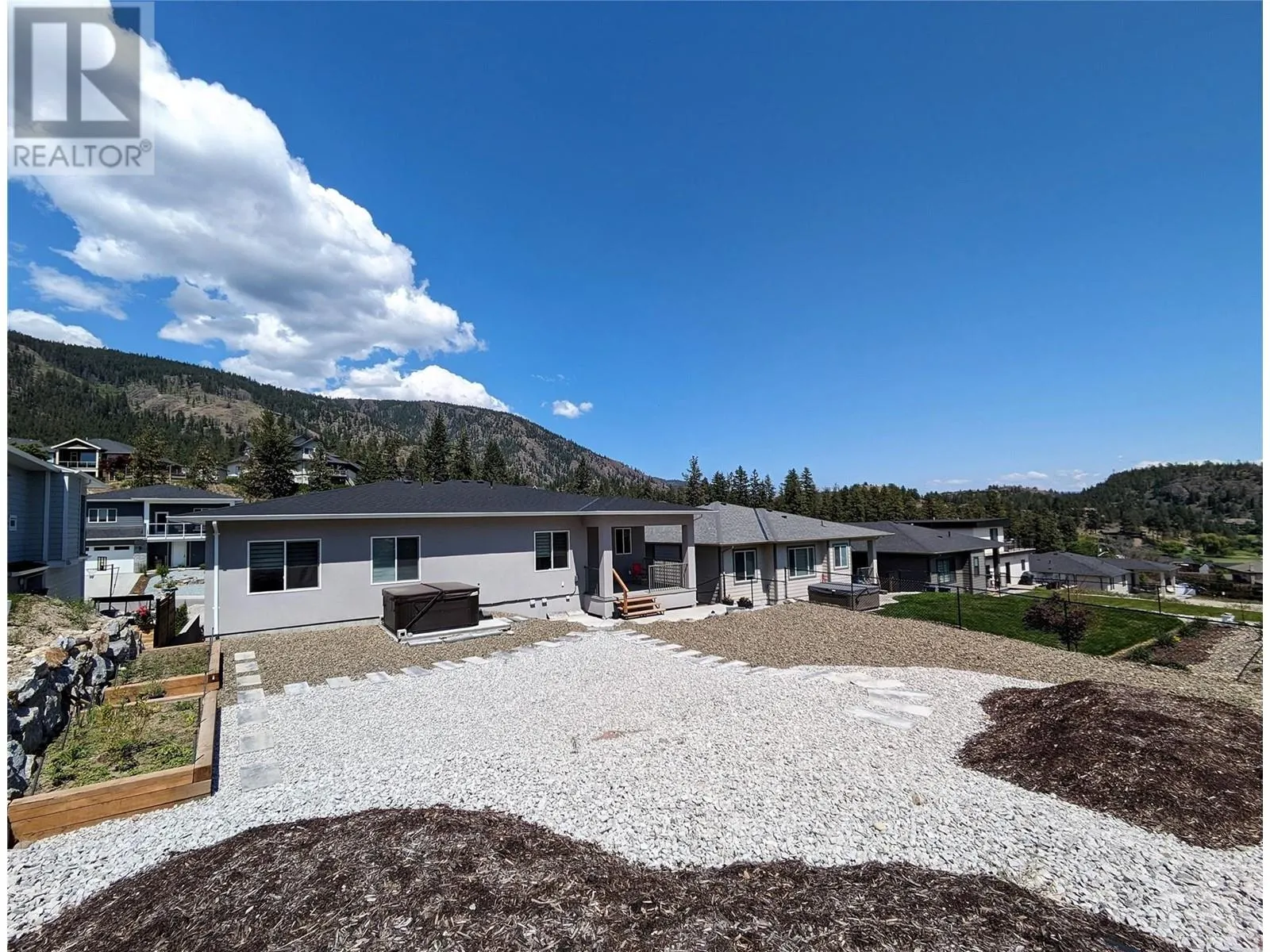 2811 Canyon Crest Drive