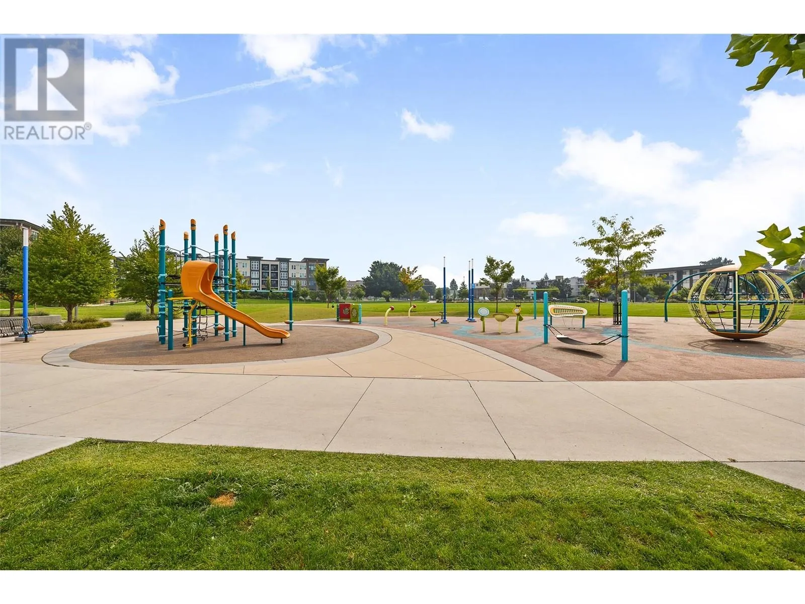 555 Rowcliffe Avenue Unit# 401