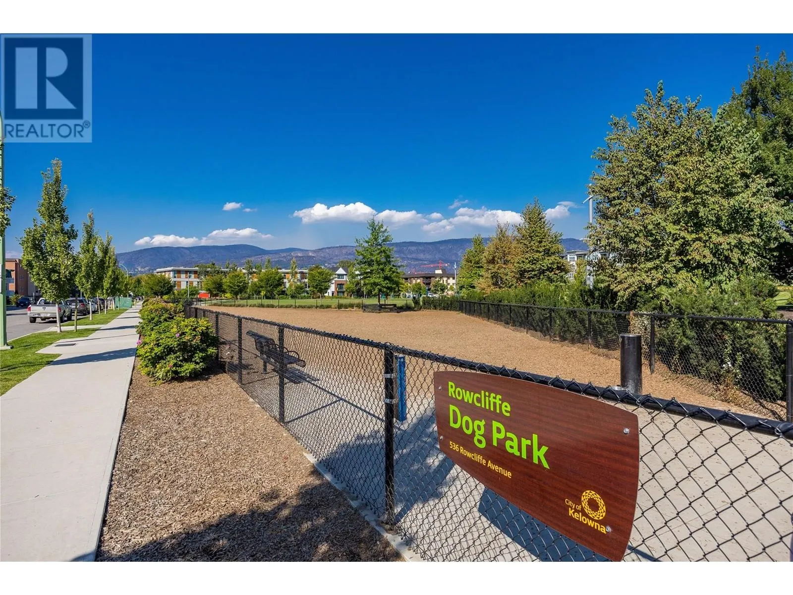 555 Rowcliffe Avenue Unit# 401