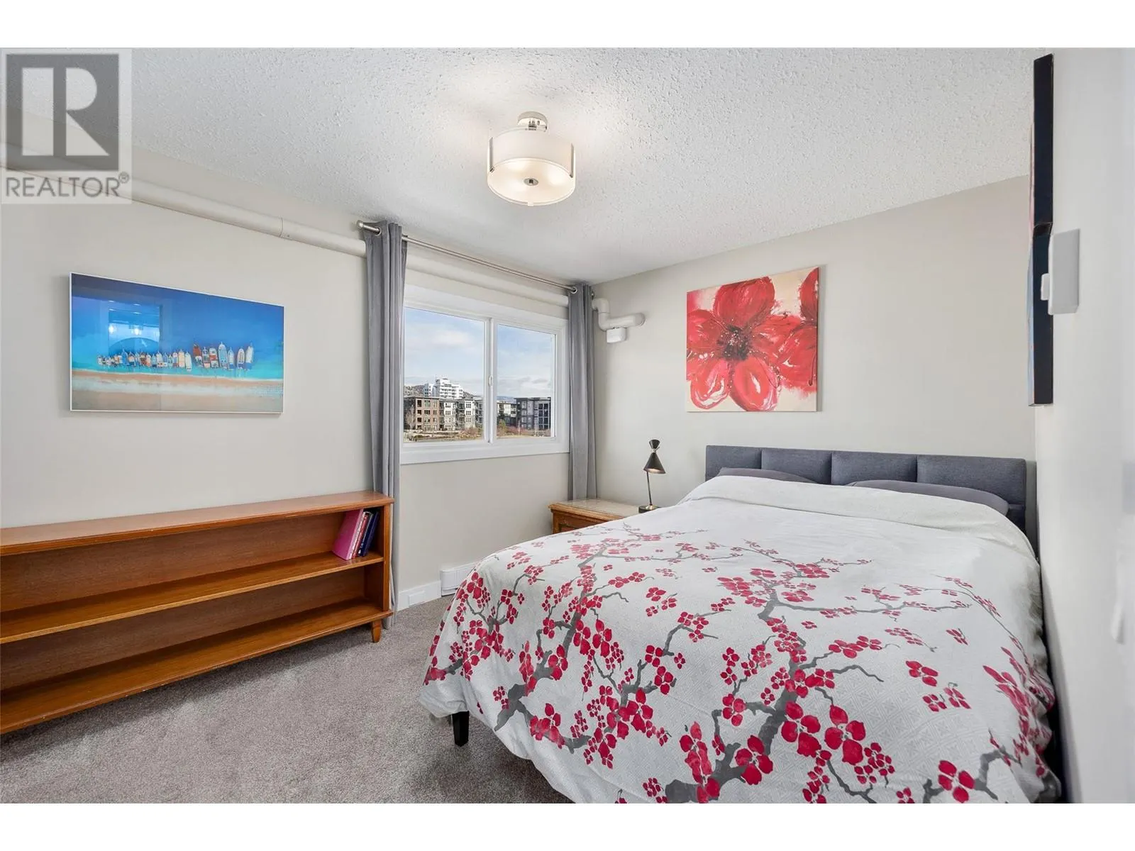 555 Rowcliffe Avenue Unit# 401