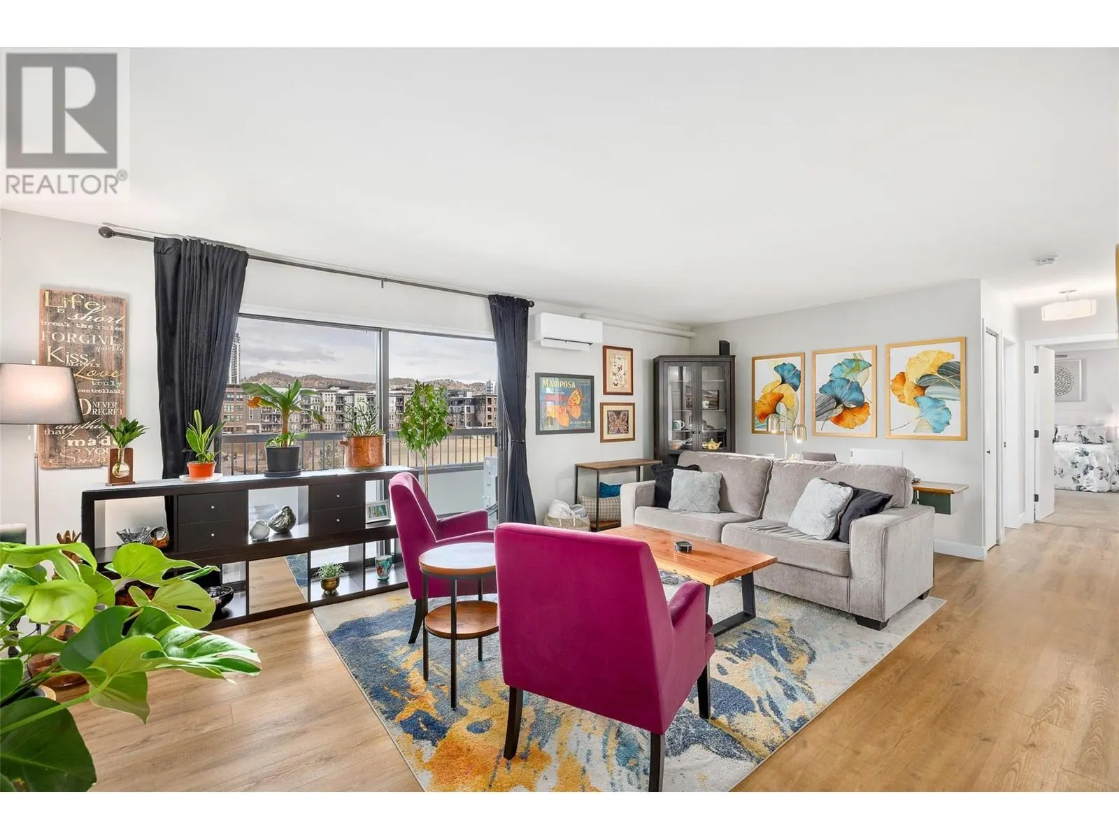 555 Rowcliffe Avenue Unit# 401