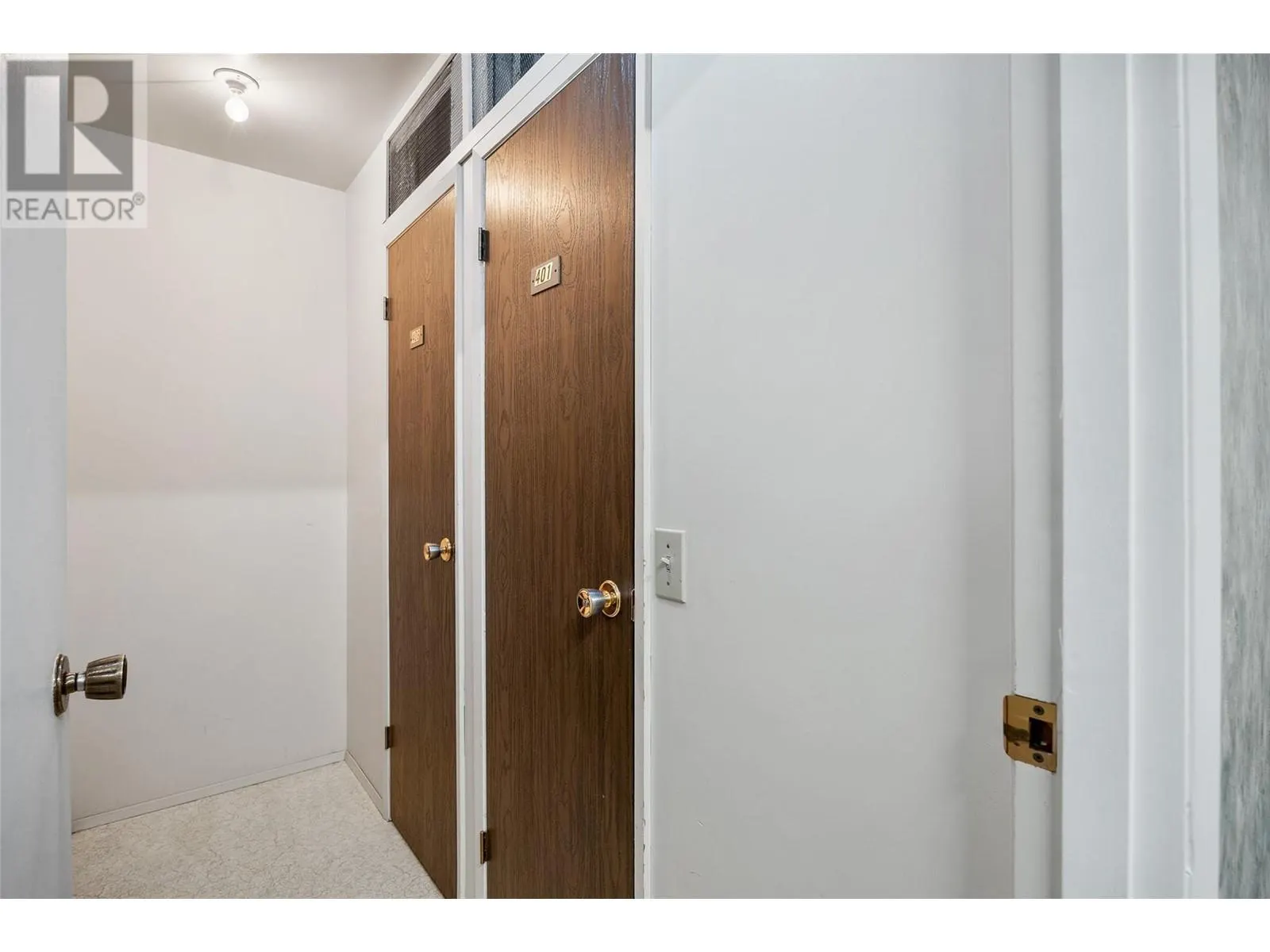 555 Rowcliffe Avenue Unit# 401