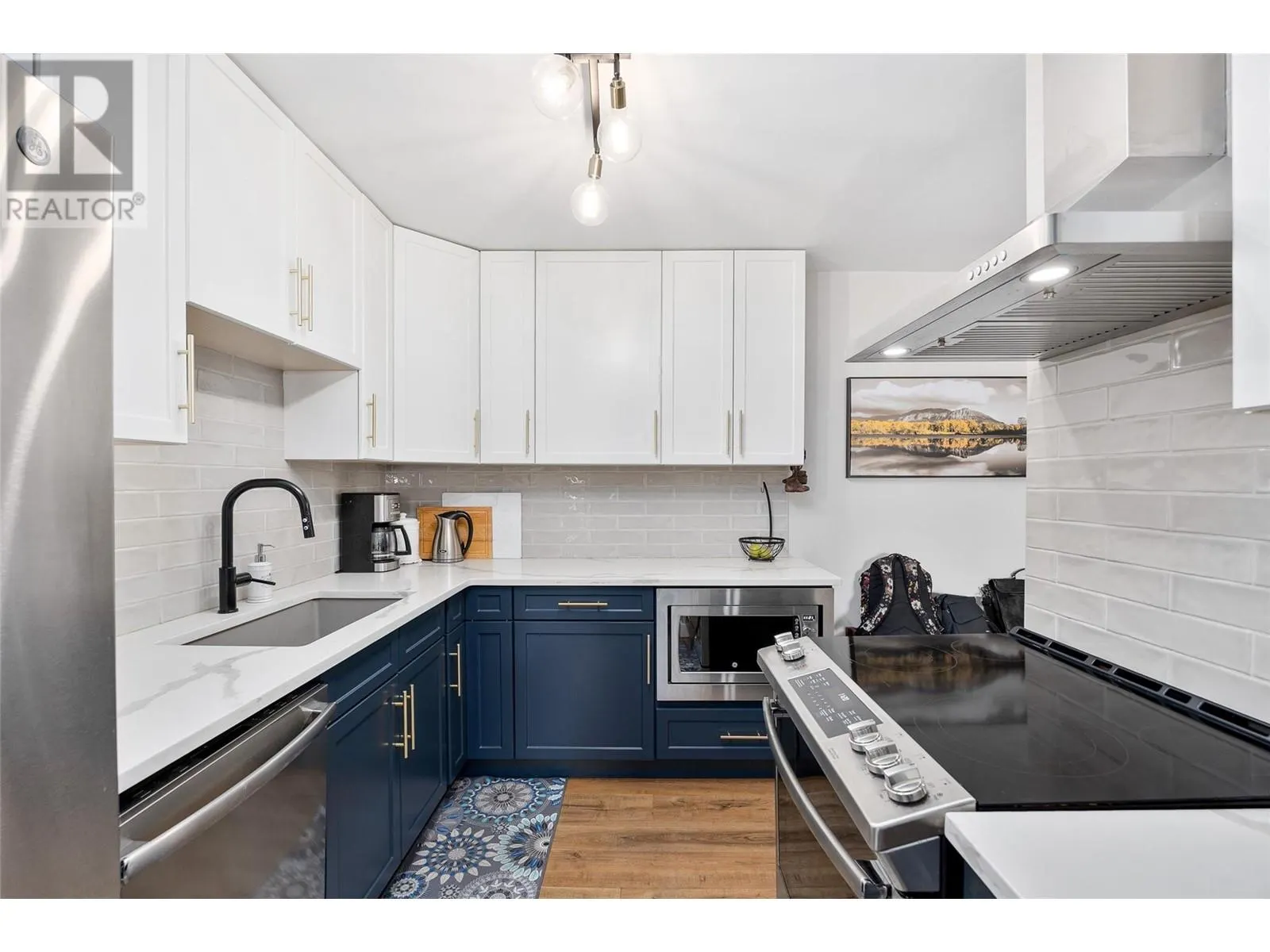 555 Rowcliffe Avenue Unit# 401