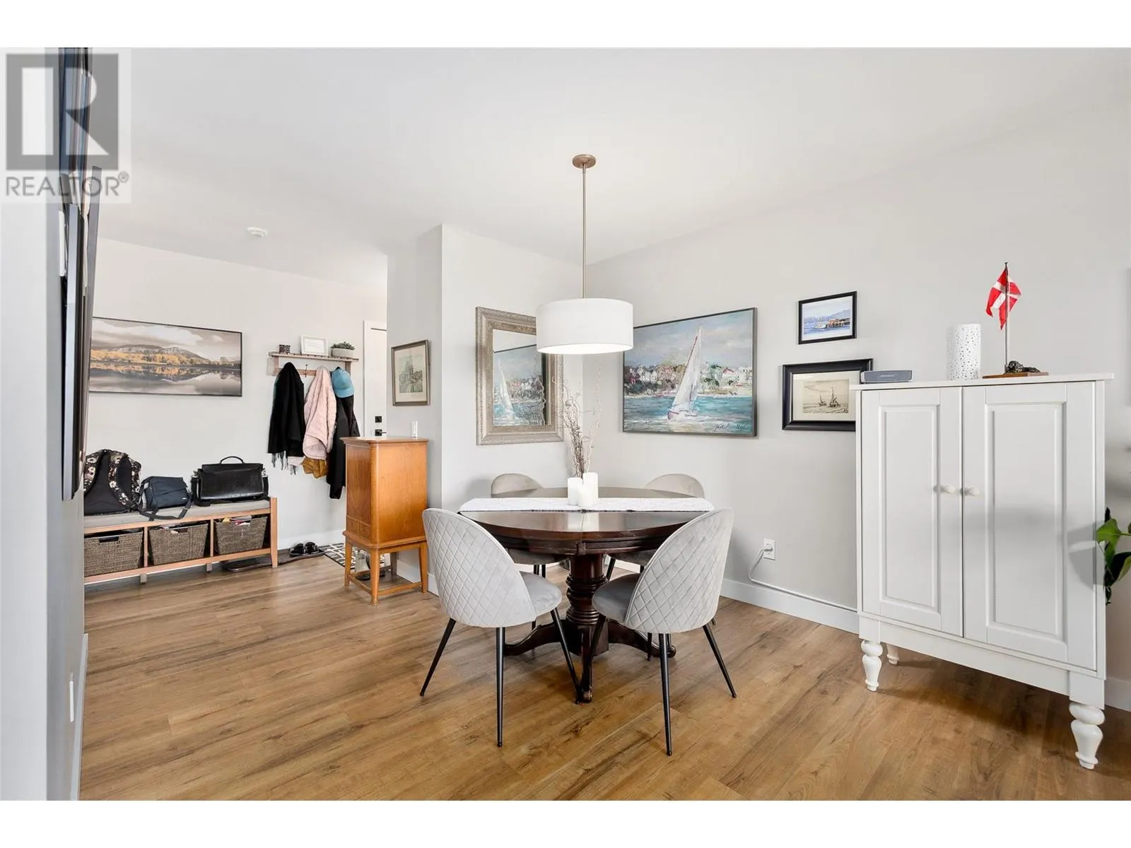 555 Rowcliffe Avenue Unit# 401