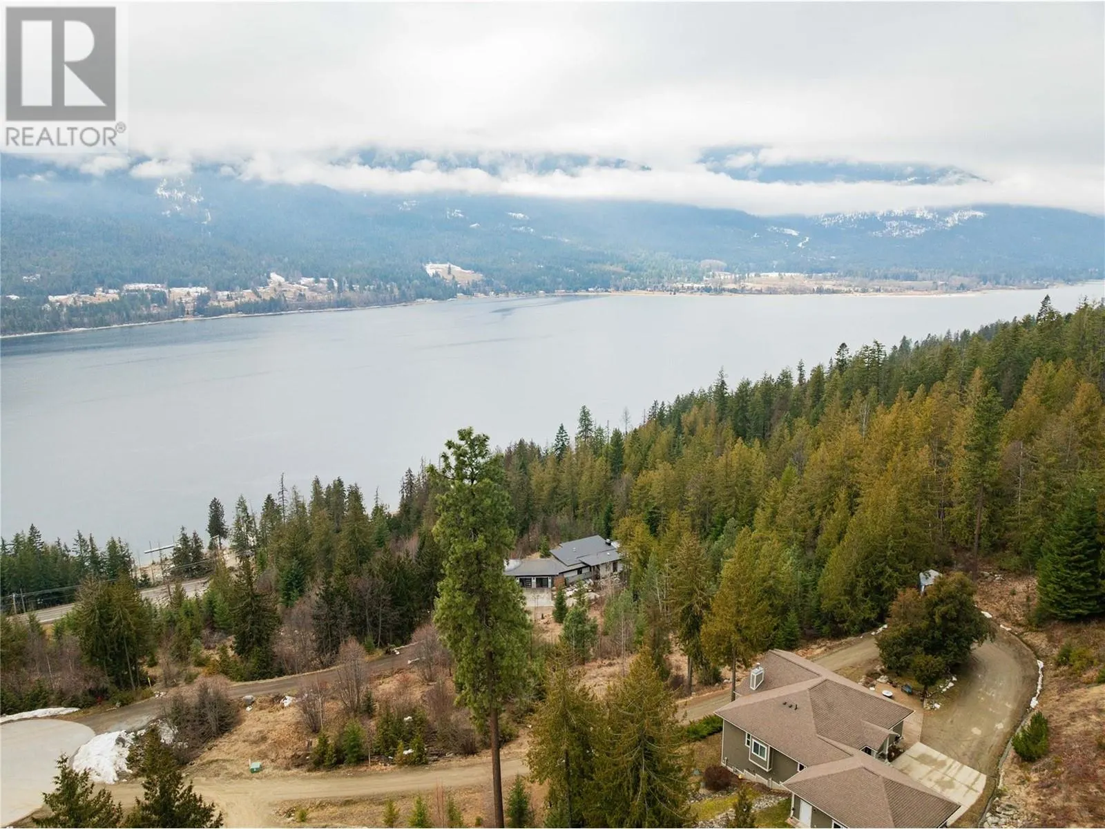 185 LAKEVIEW Drive