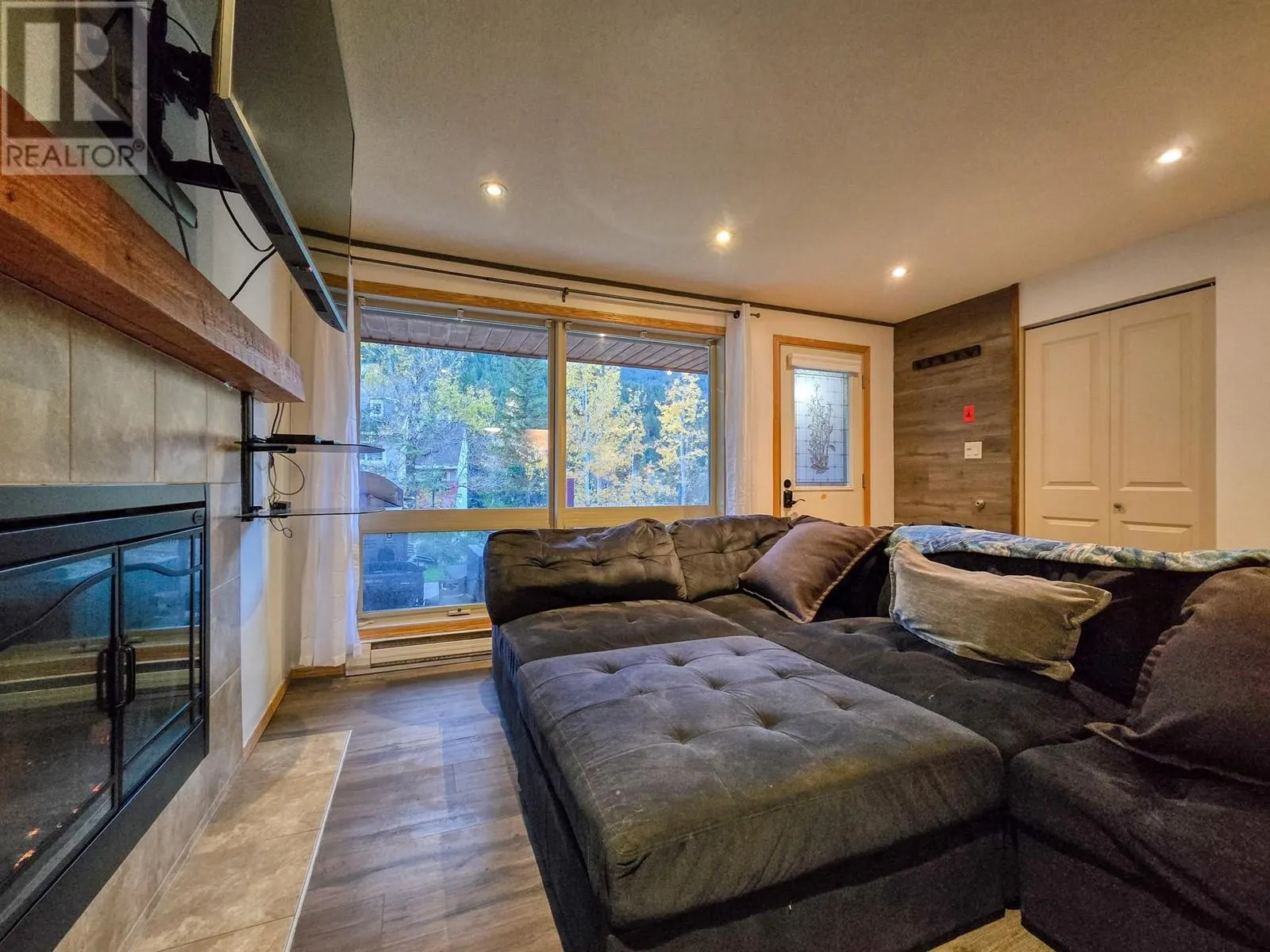 2030 PANORAMA Drive Unit# 306
