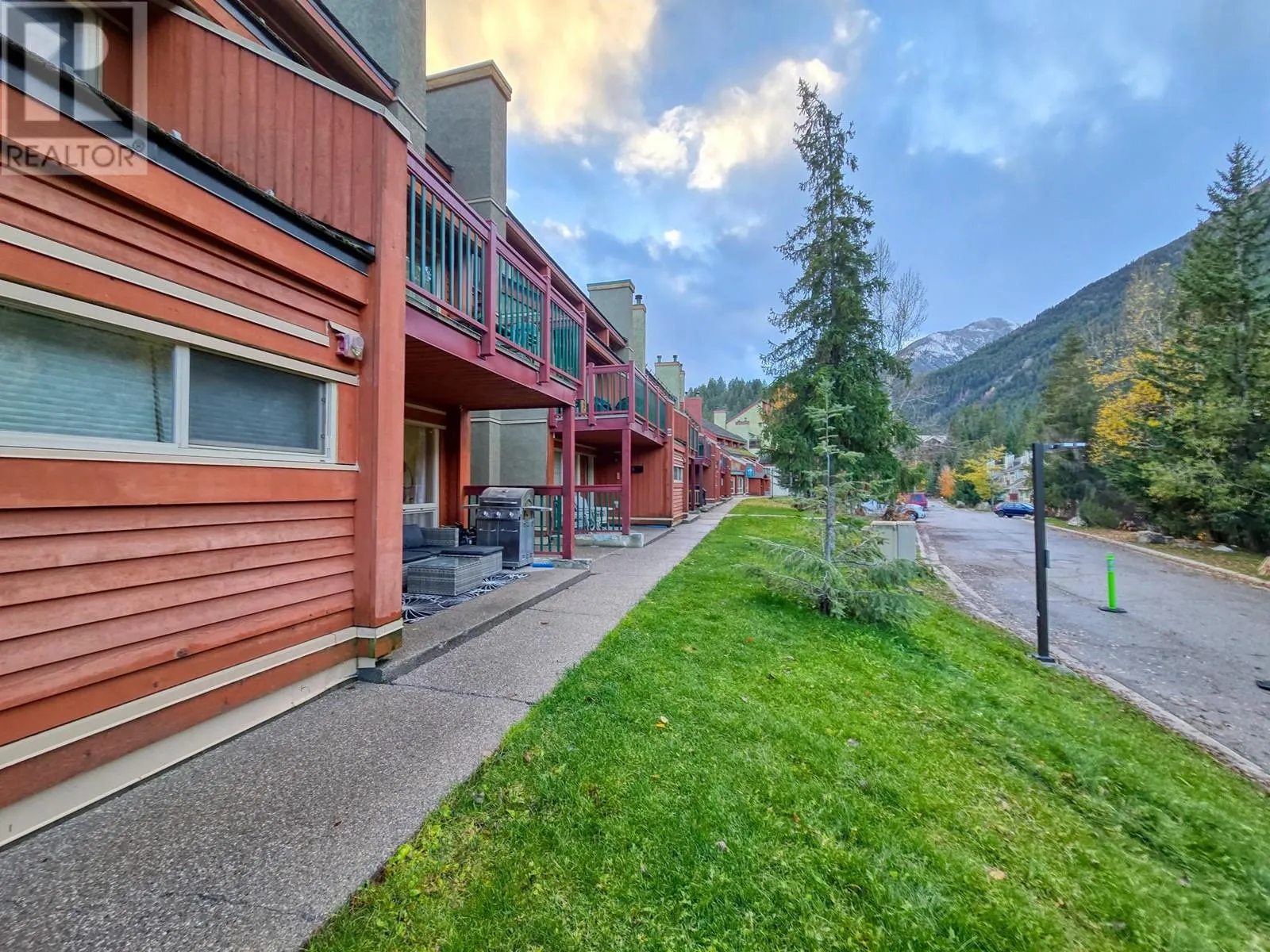 2030 PANORAMA Drive Unit# 306