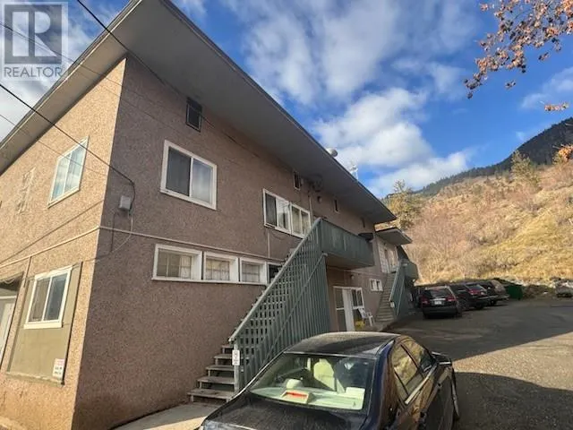 673 Russell Lane