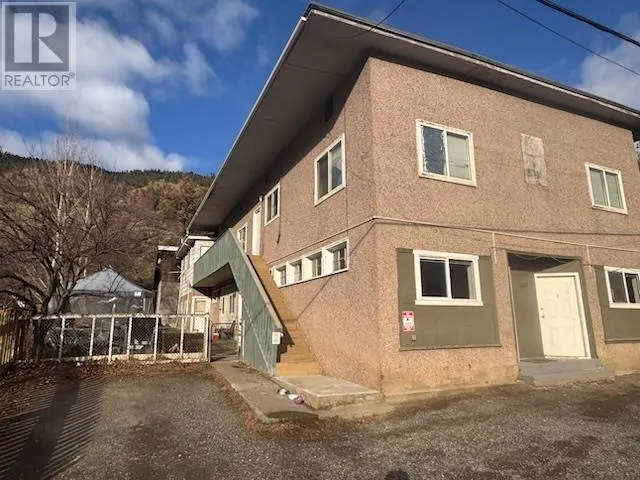 673 Russell Lane