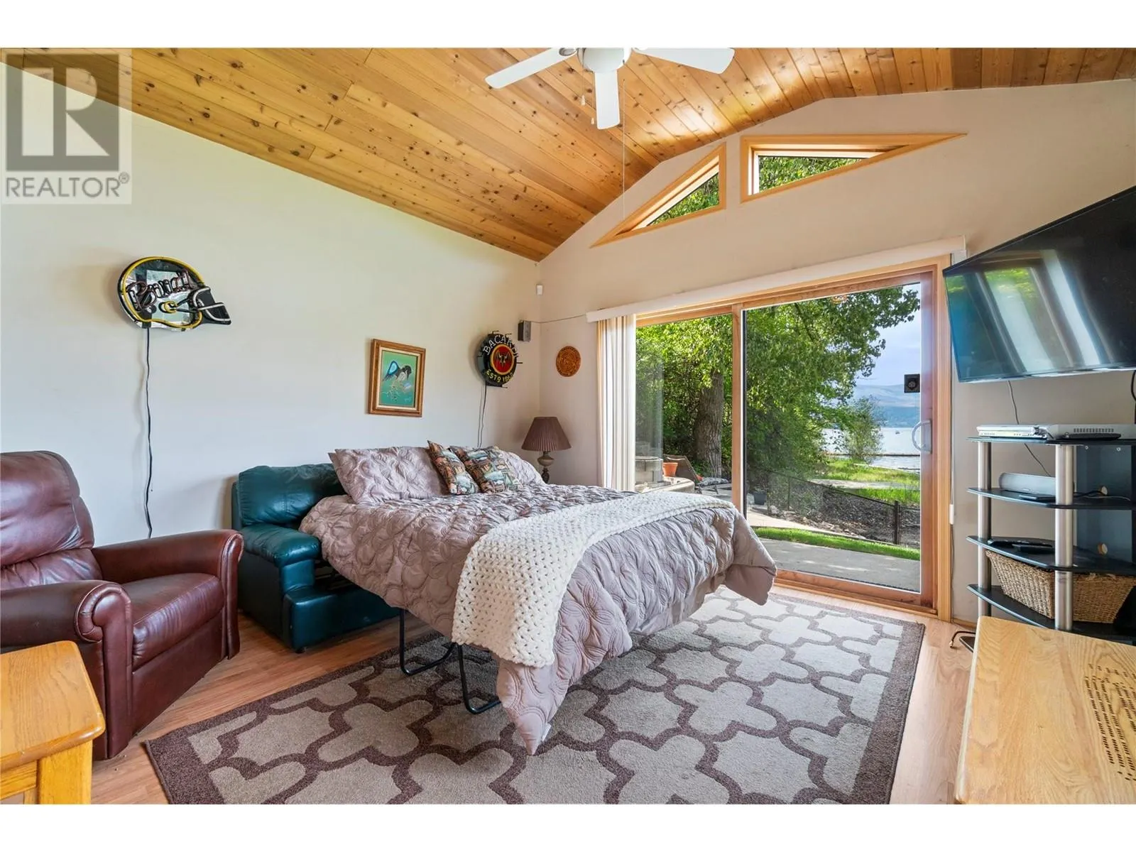 2647 Blind Bay Road