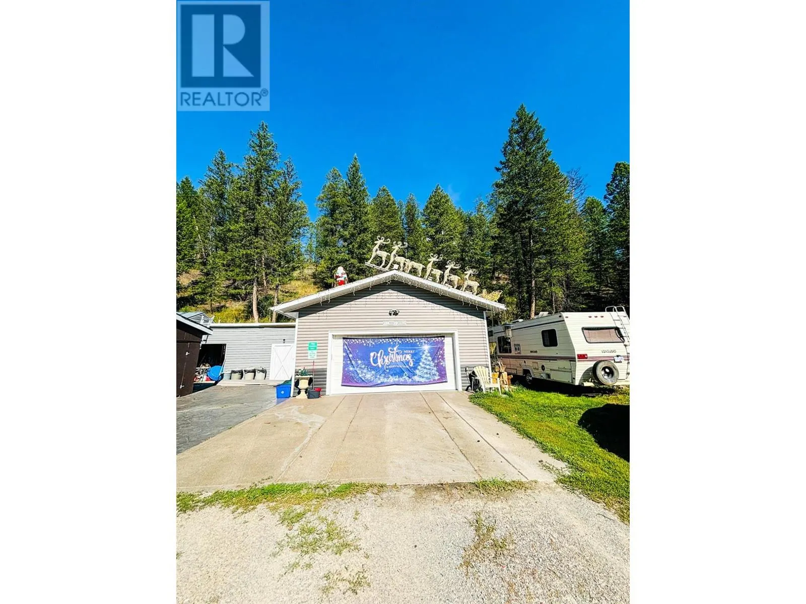 8256 HOBBITT FRONTAGE Road