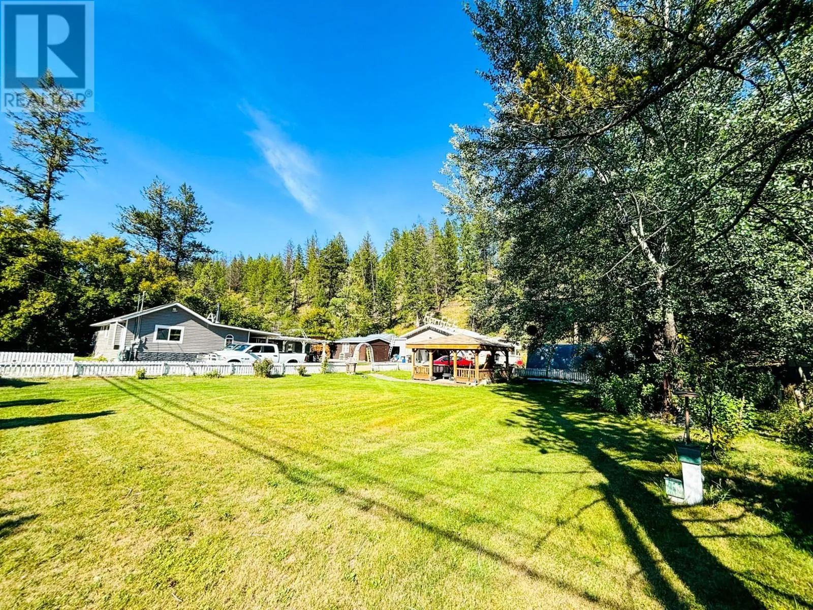 8256 HOBBITT FRONTAGE Road