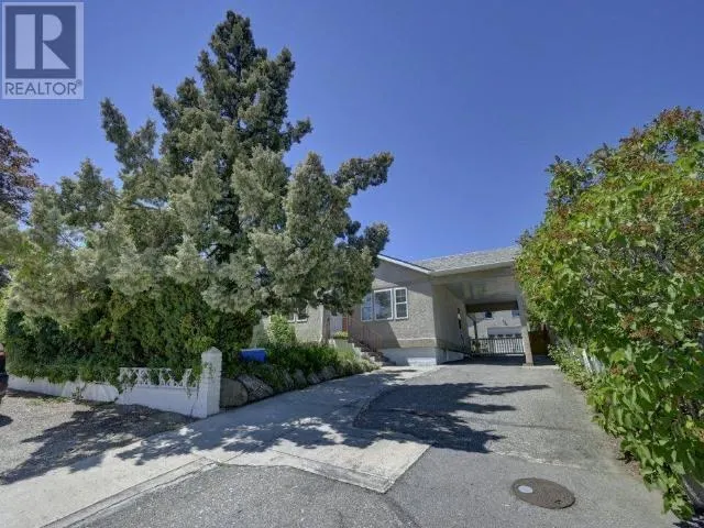 6476 KOOTENAY Street